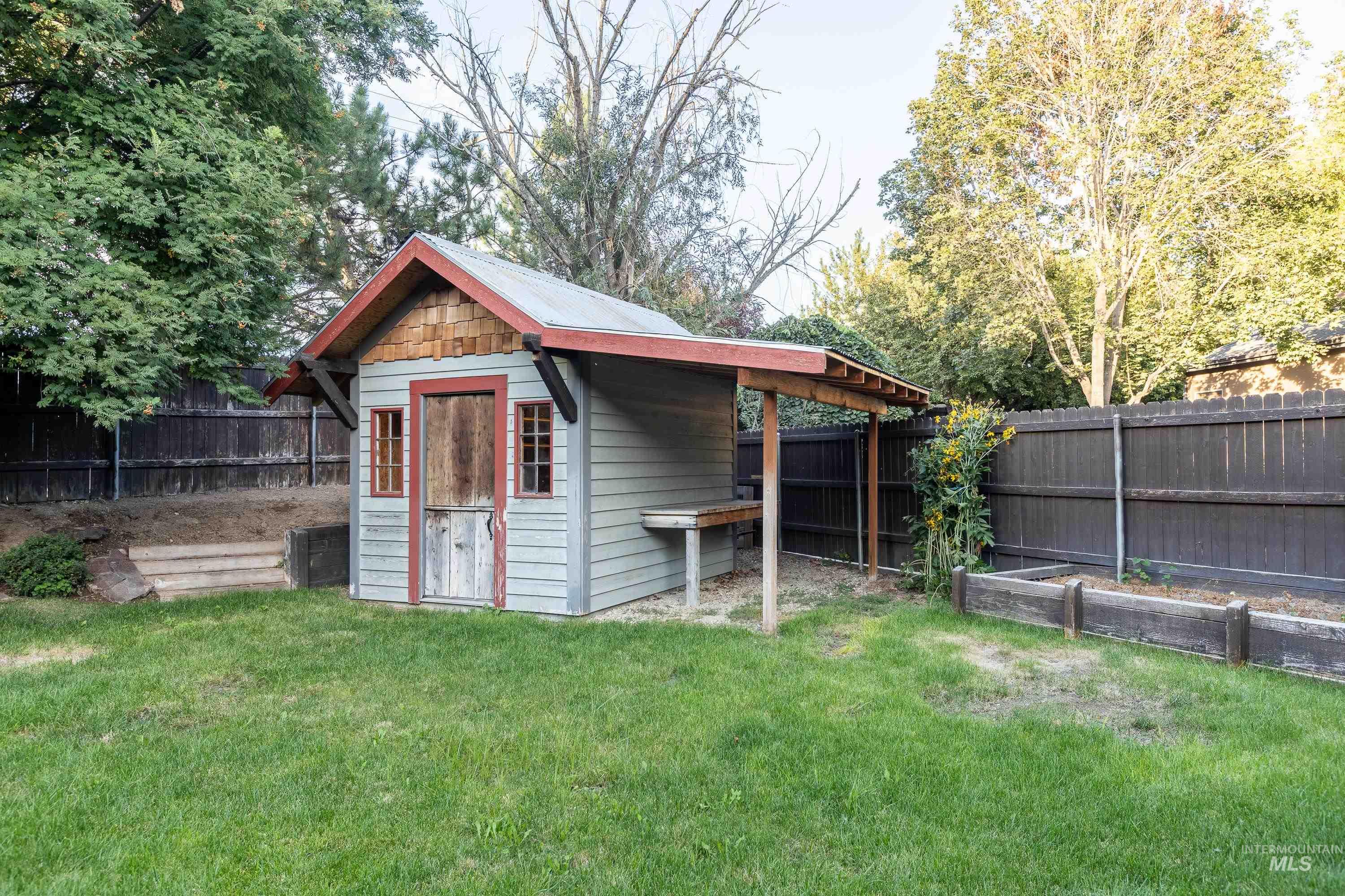 1818 W Silver Creek Court Property Photo 46