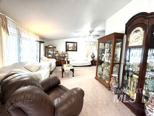2621 Nw Doris Dr Property Photo 6