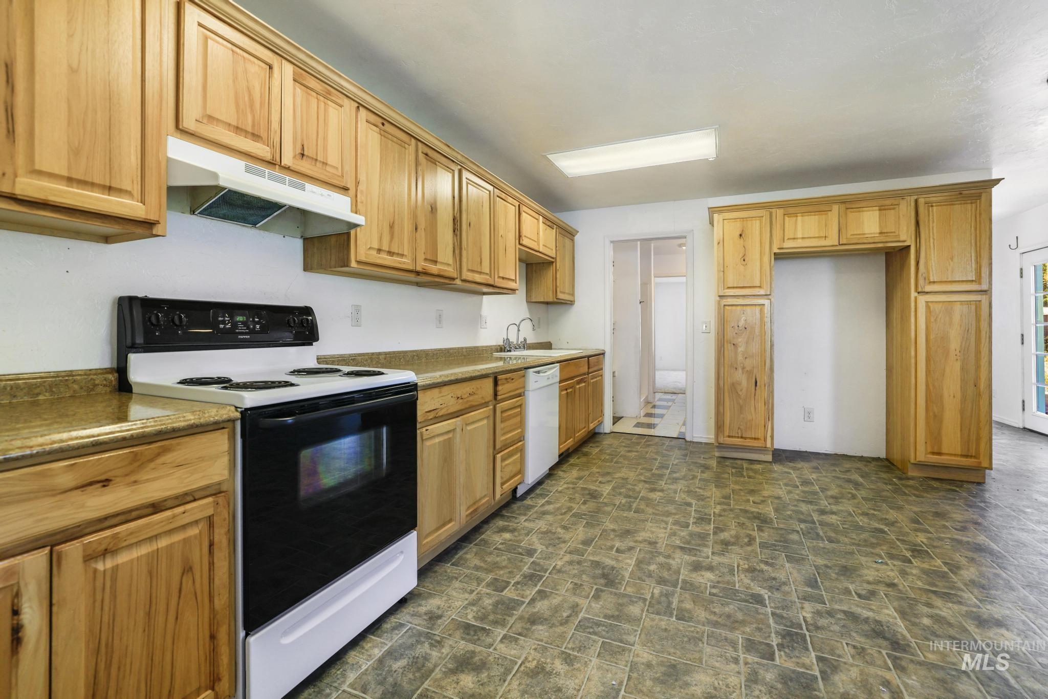 351 Kentucky Property Photo 7