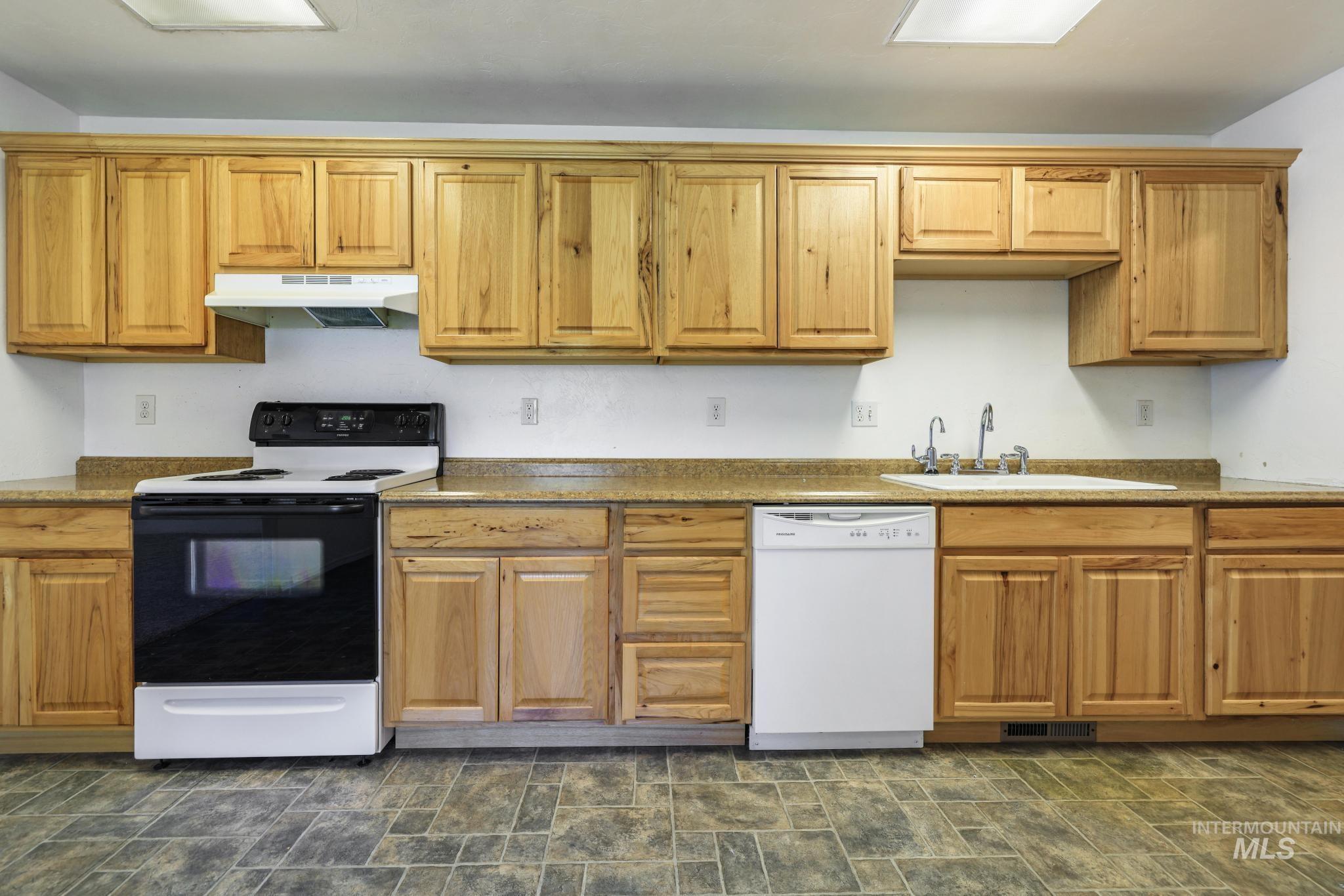 351 Kentucky Property Photo 8