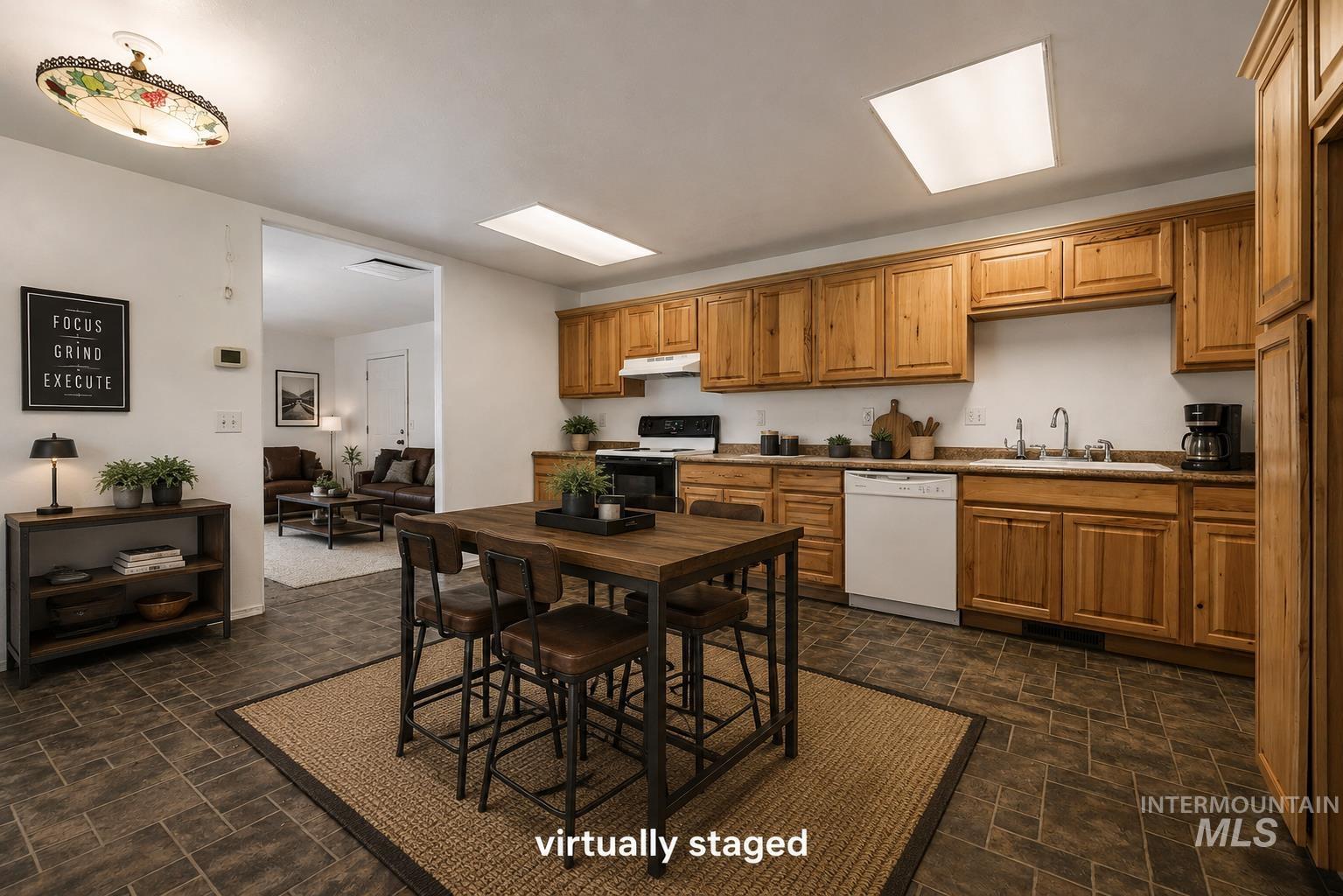 351 Kentucky Property Photo 10