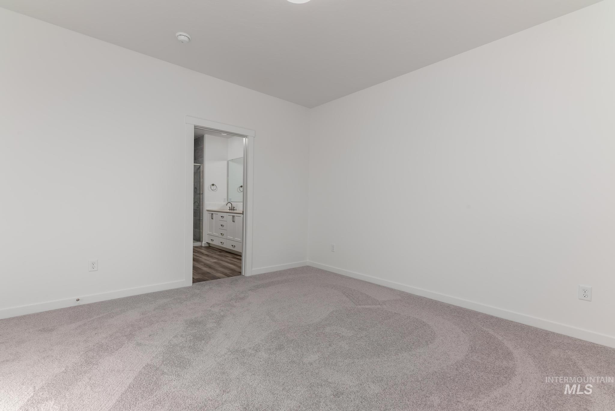 8533 W Millcreek Dr Property Photo 8