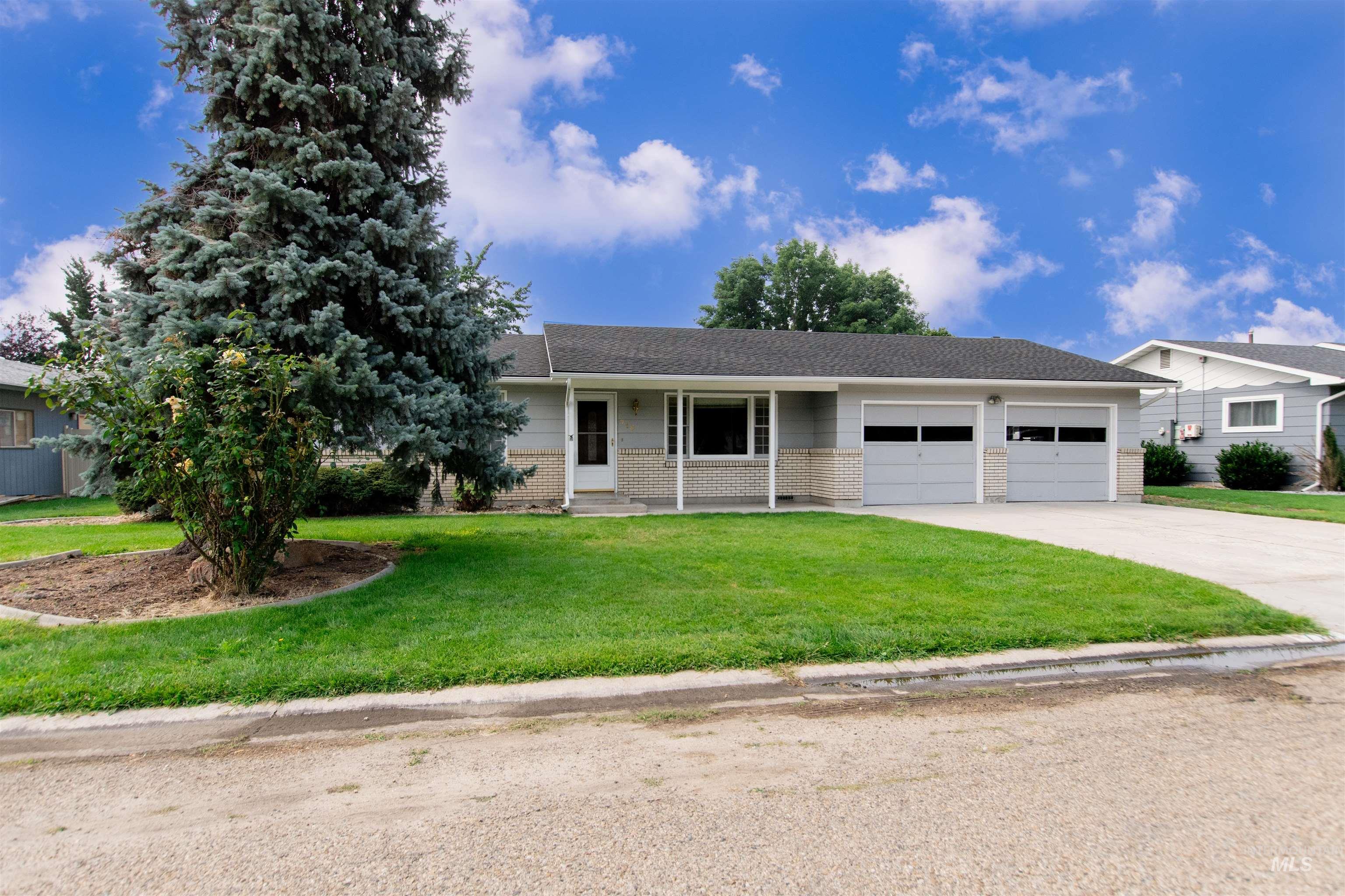 715 Winther Boulevard Property Photo 1