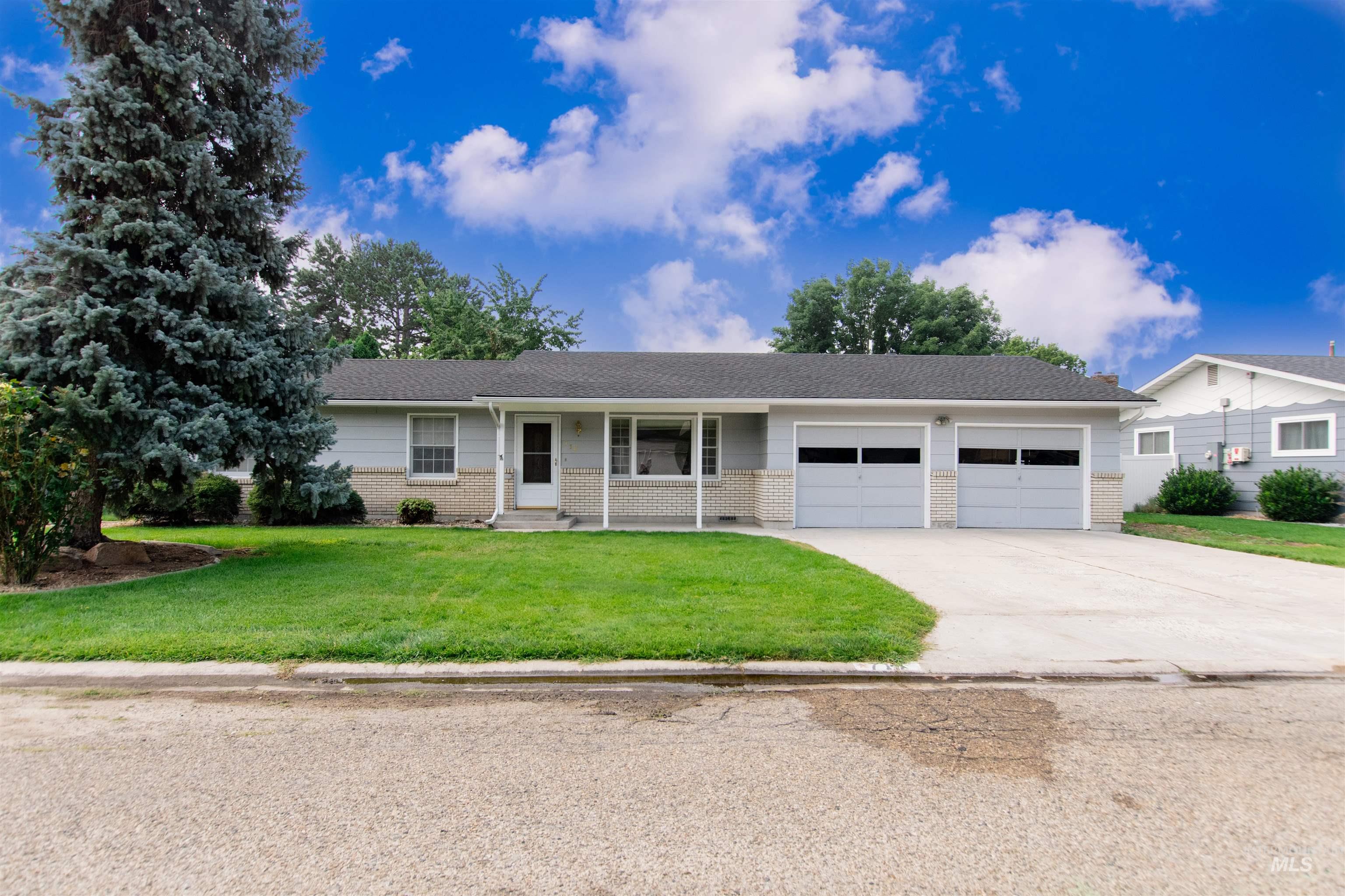 715 Winther Boulevard Property Photo 3