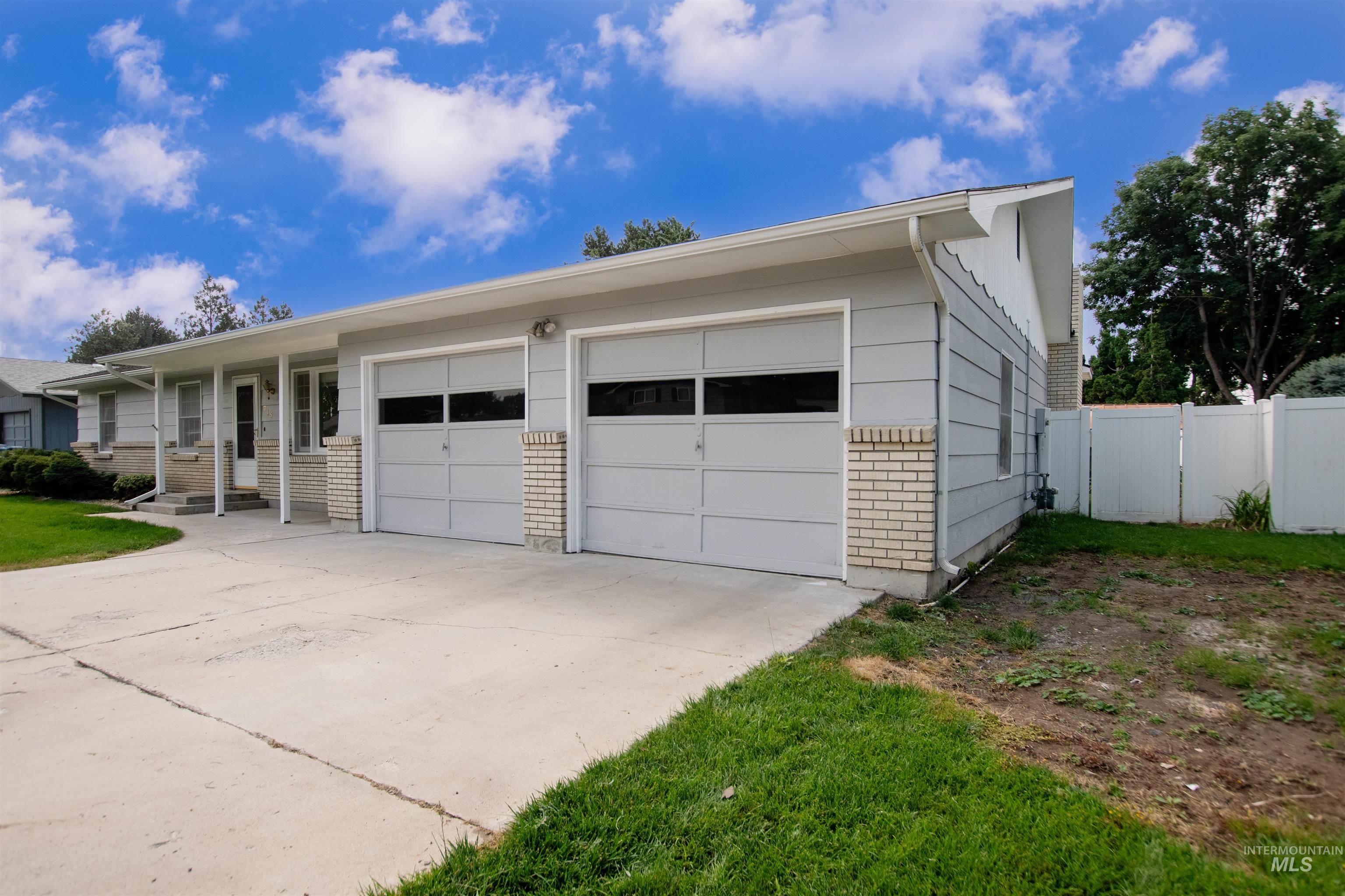 715 Winther Boulevard Property Photo 6