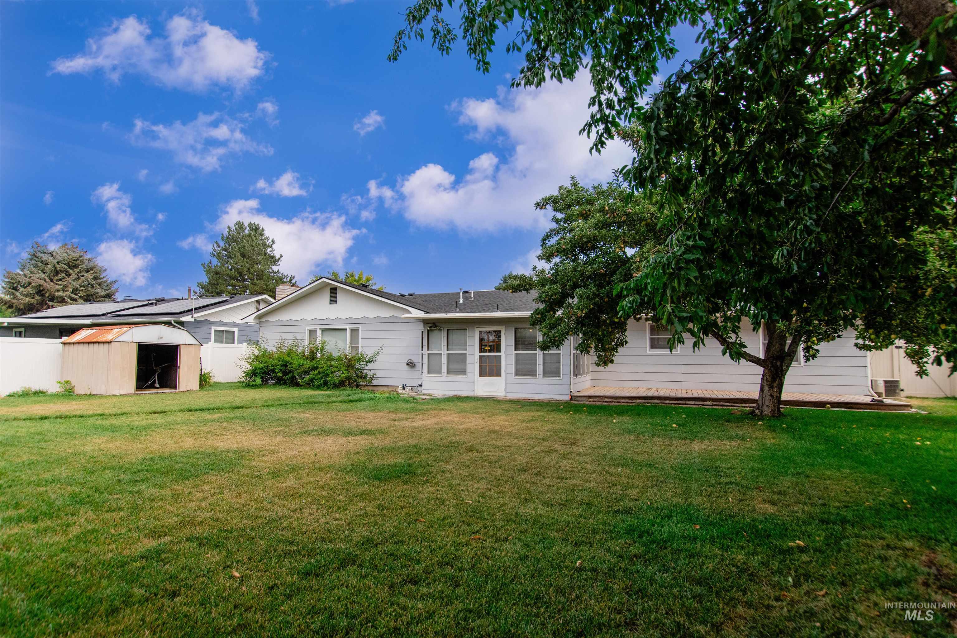 715 Winther Boulevard Property Photo 10