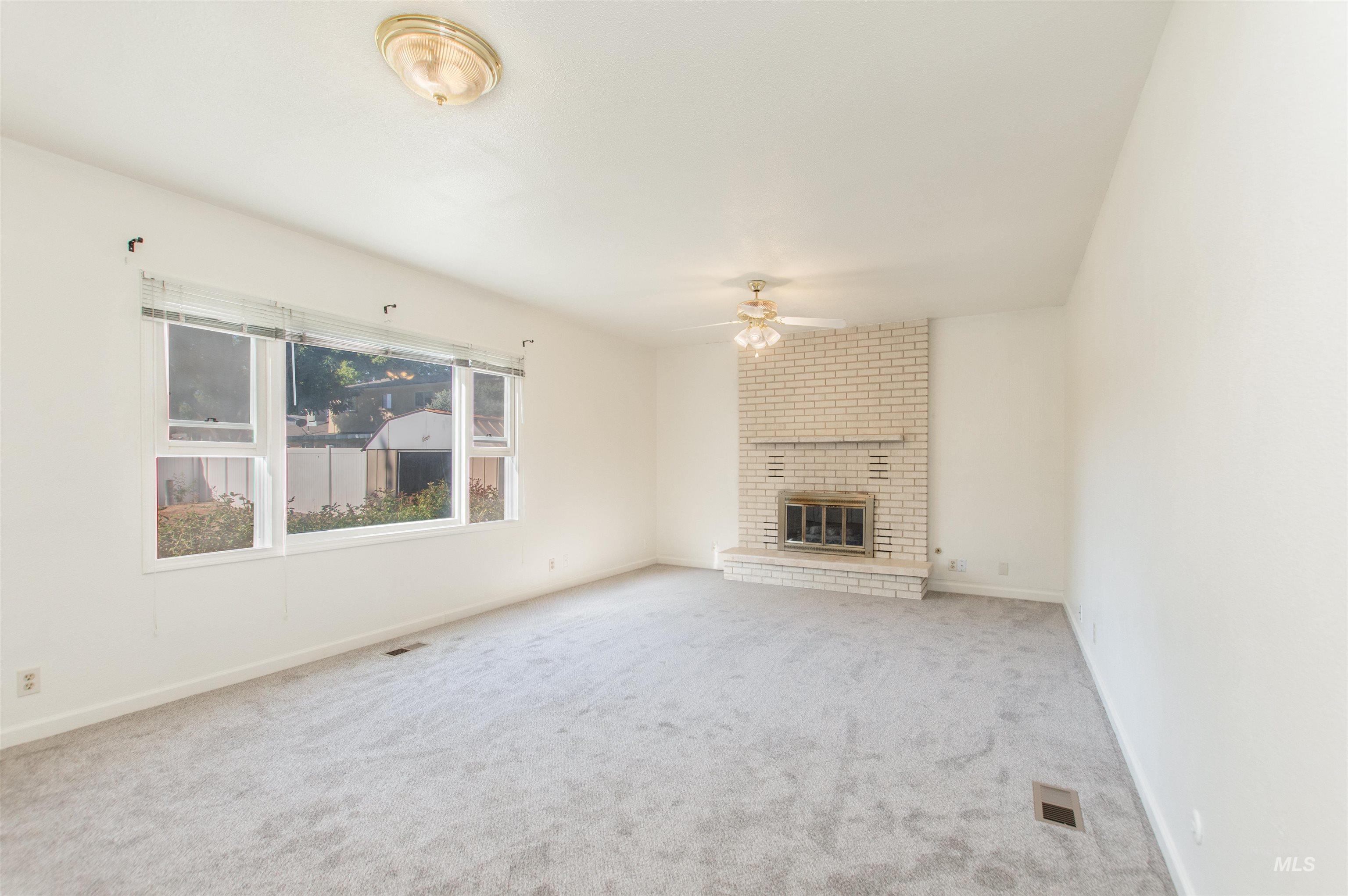 715 Winther Boulevard Property Photo 15