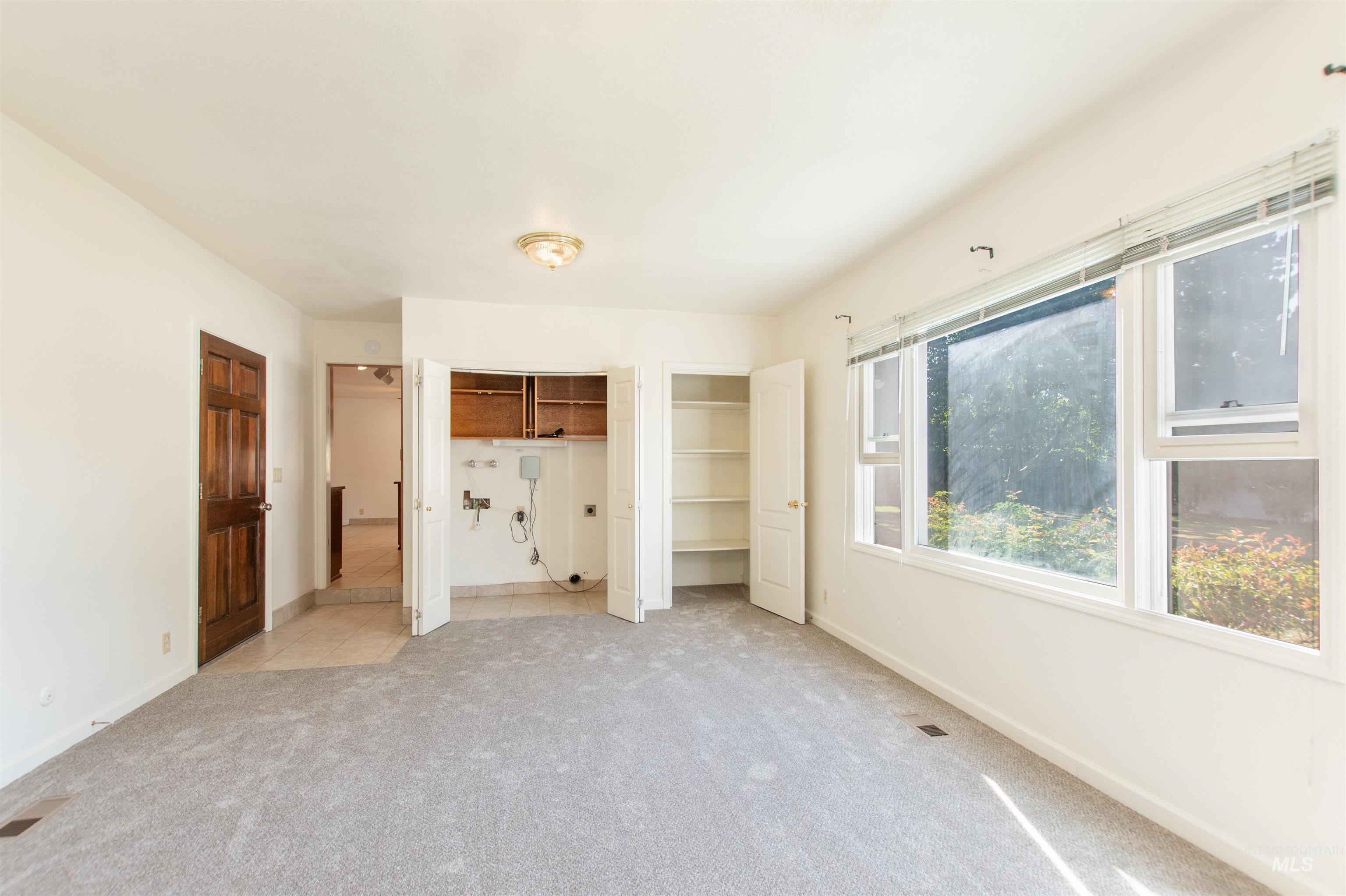 715 Winther Boulevard Property Photo 16