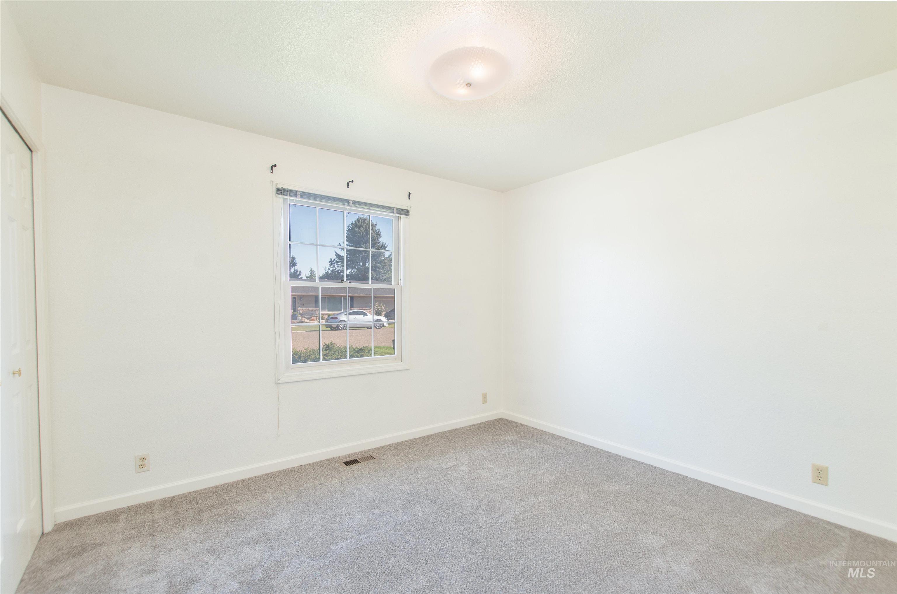 715 Winther Boulevard Property Photo 25