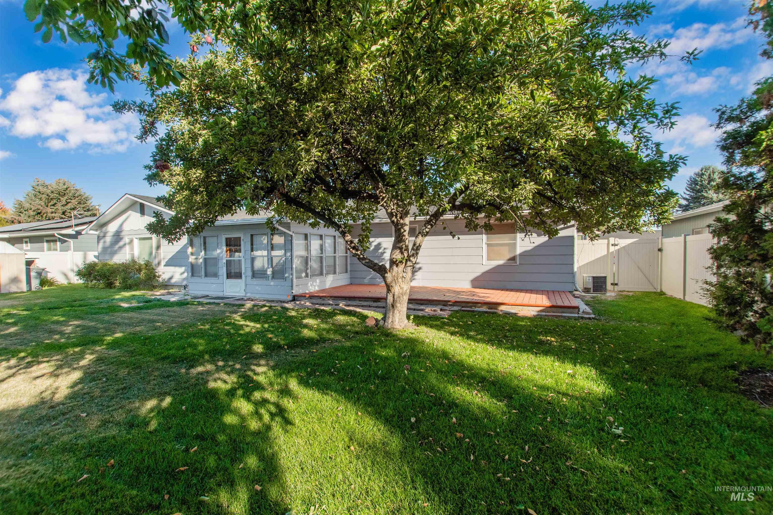715 Winther Boulevard Property Photo 32