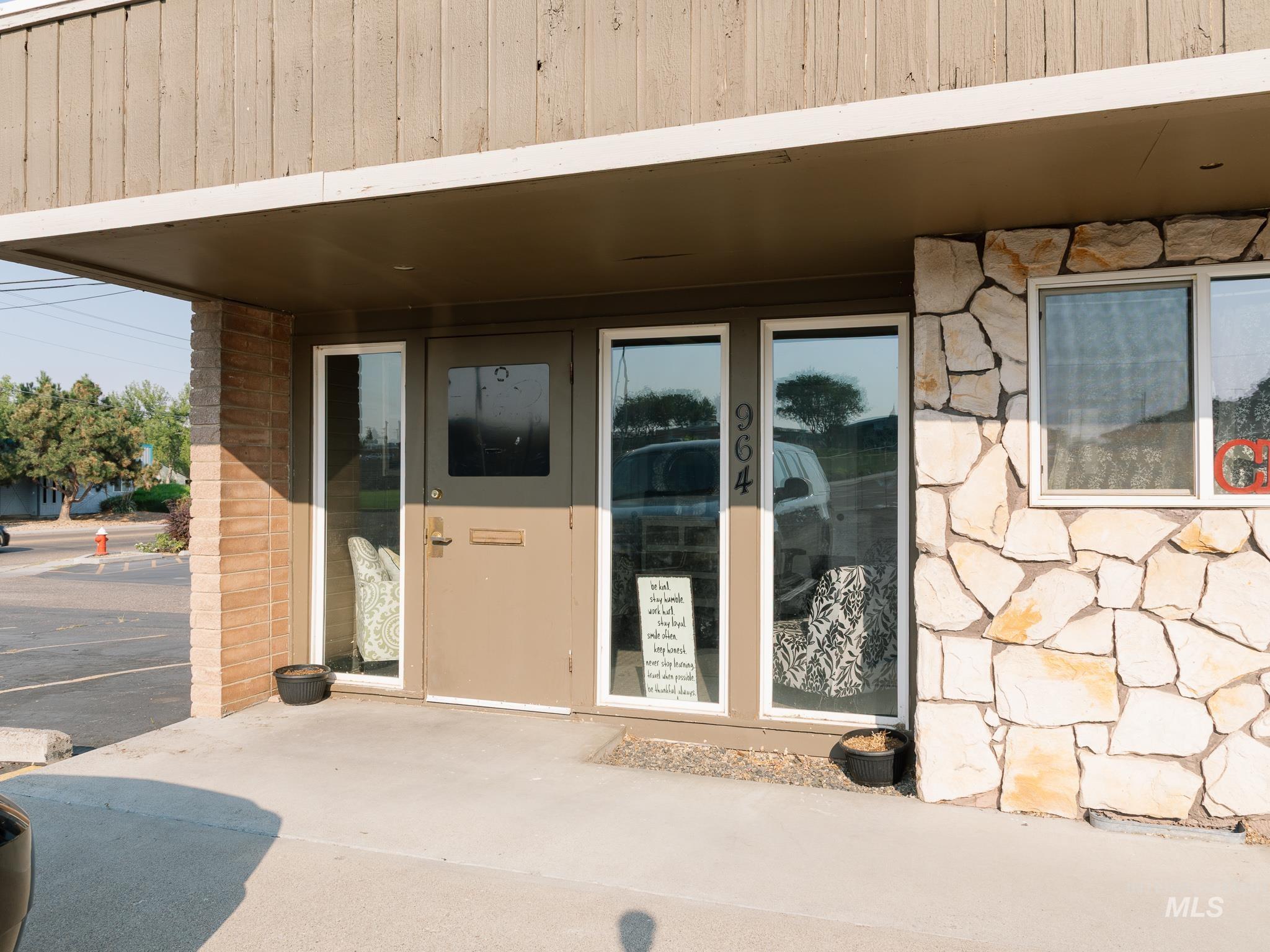 992 W Idaho Property Photo 3