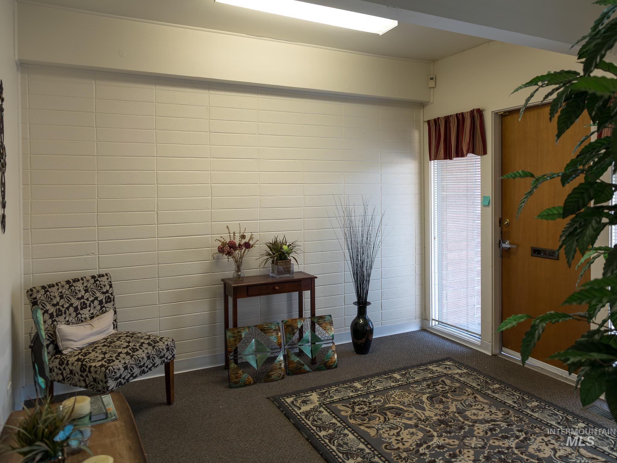992 W Idaho Property Photo 27
