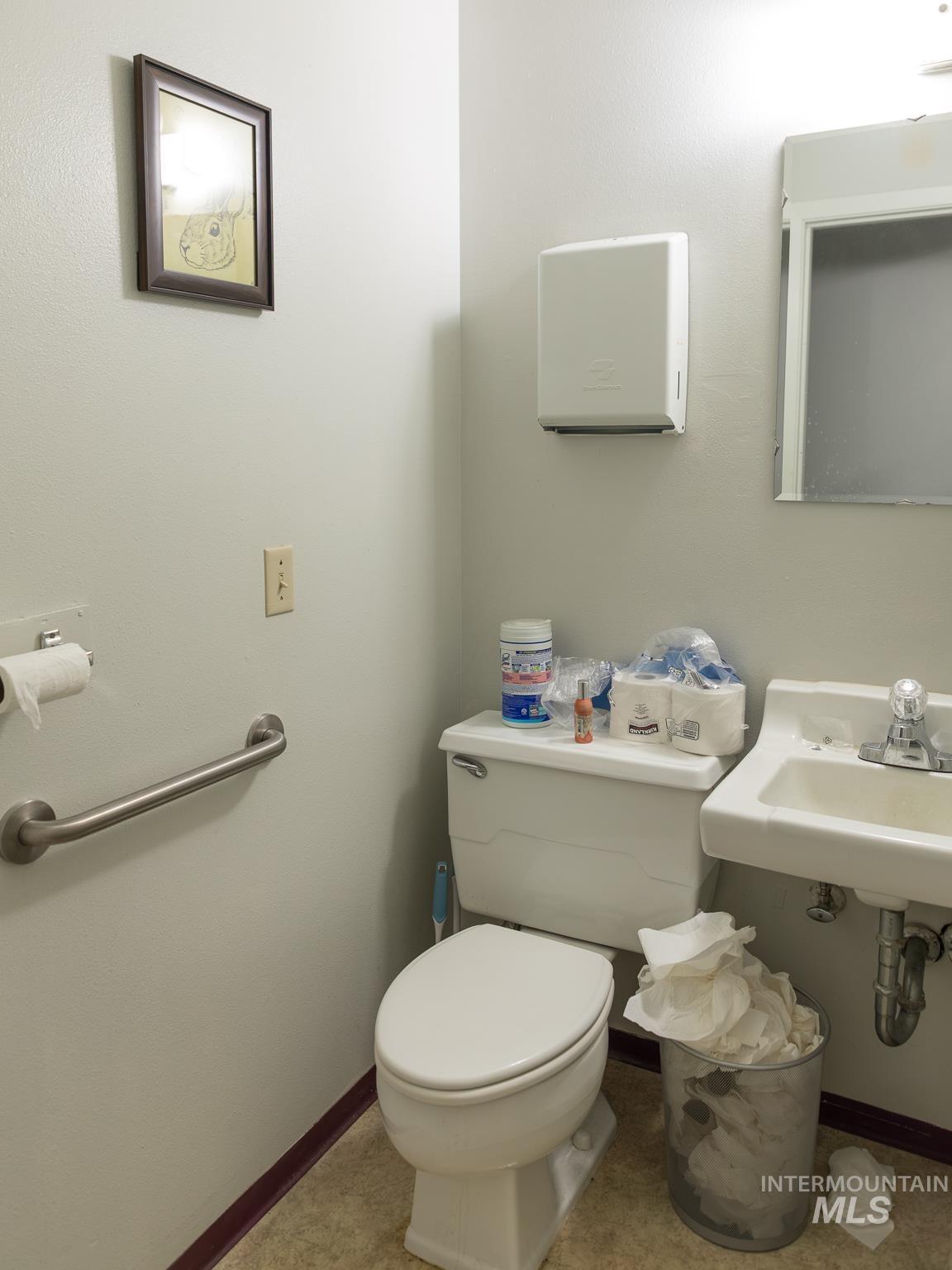 992 W Idaho Property Photo 39