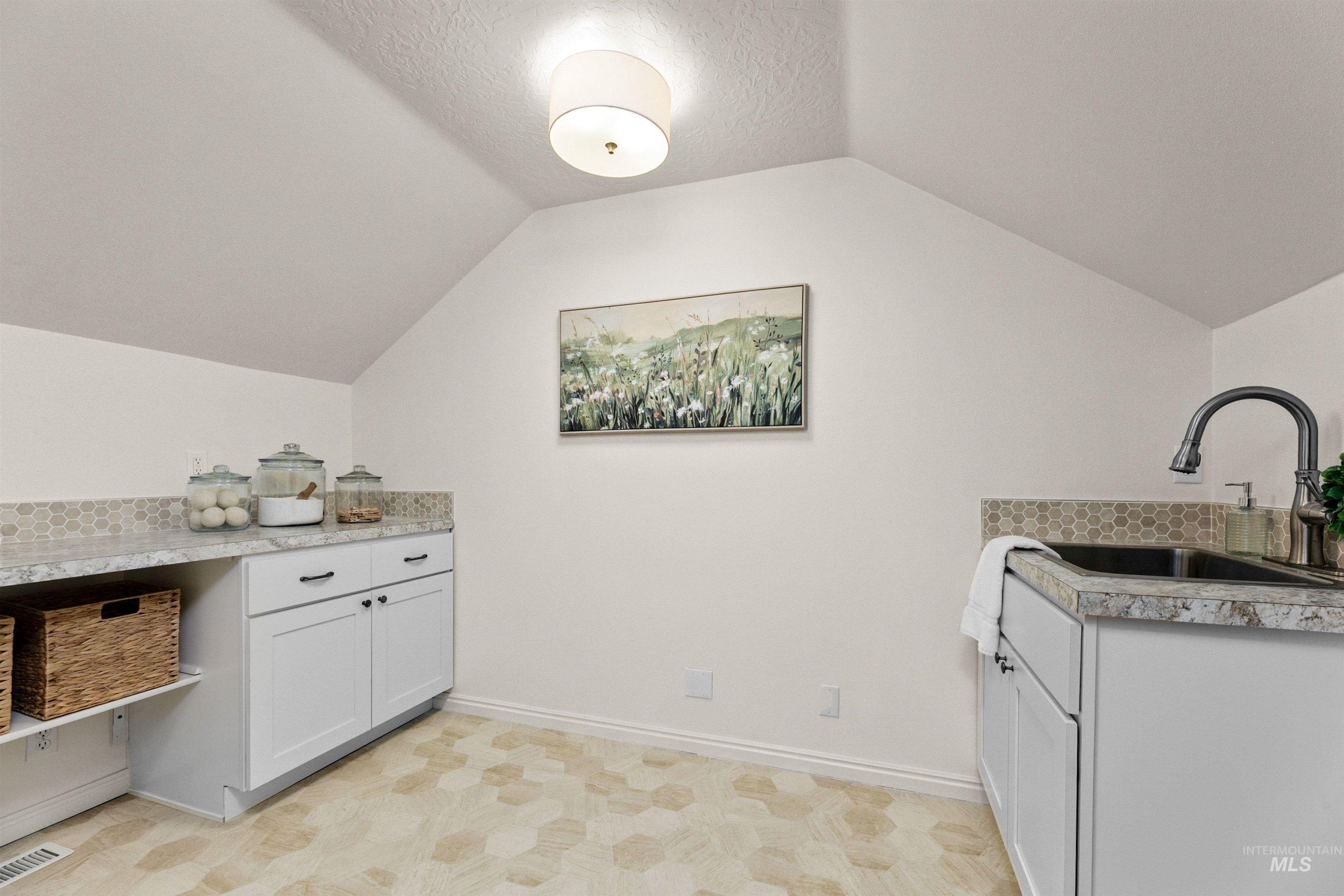 2211 S Weimaraner Way Property Photo 20