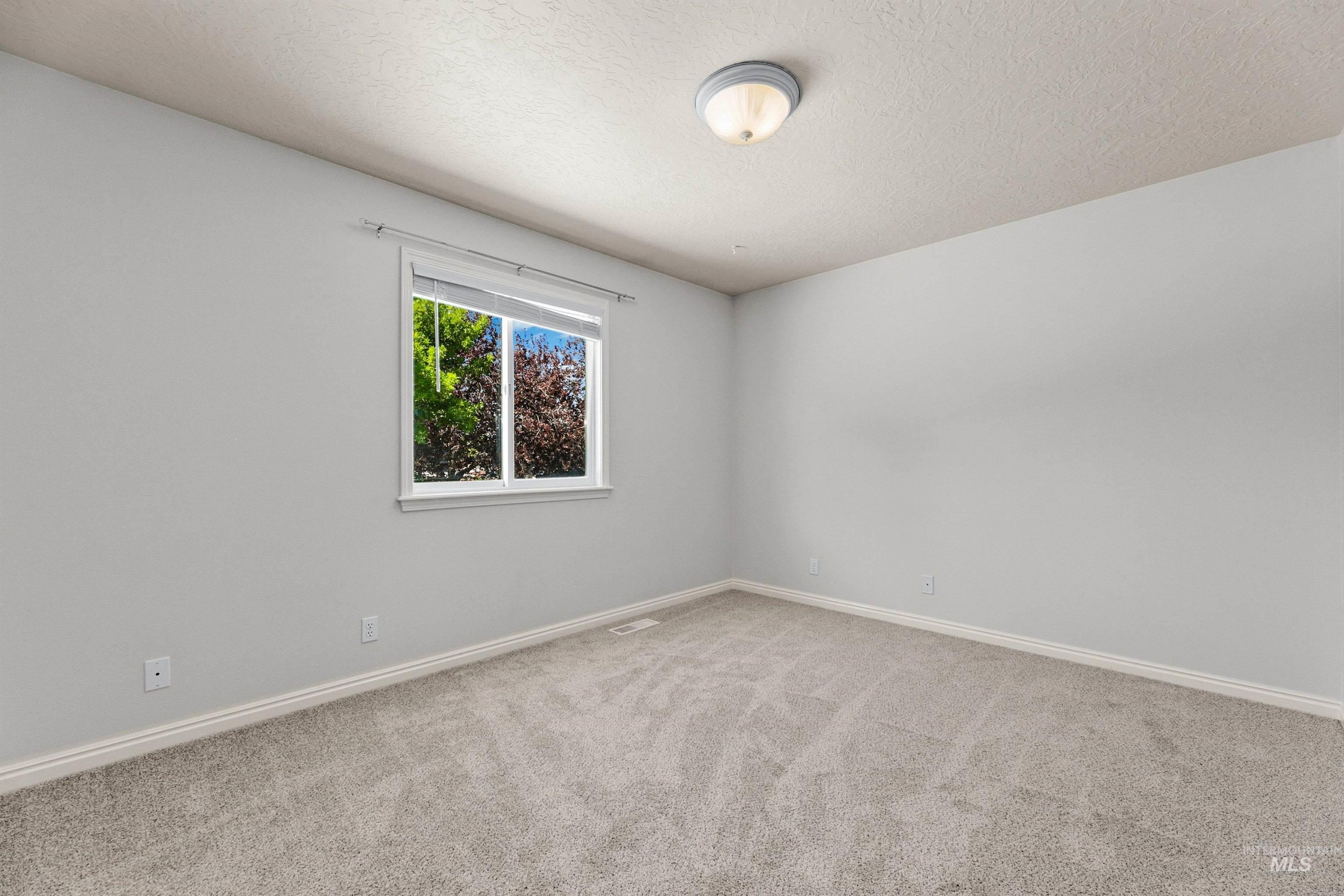 2211 S Weimaraner Way Property Photo 26