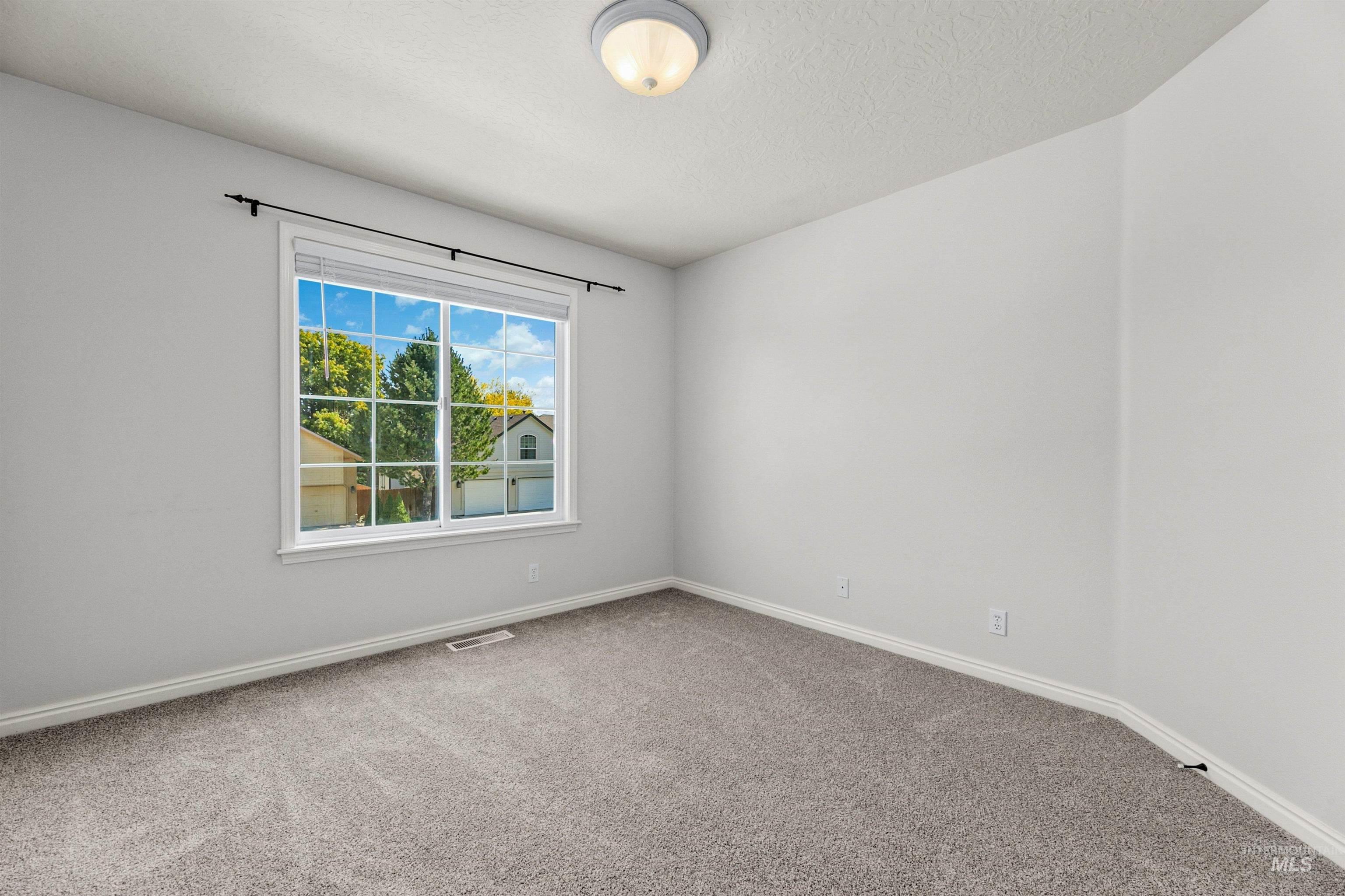 2211 S Weimaraner Way Property Photo 27