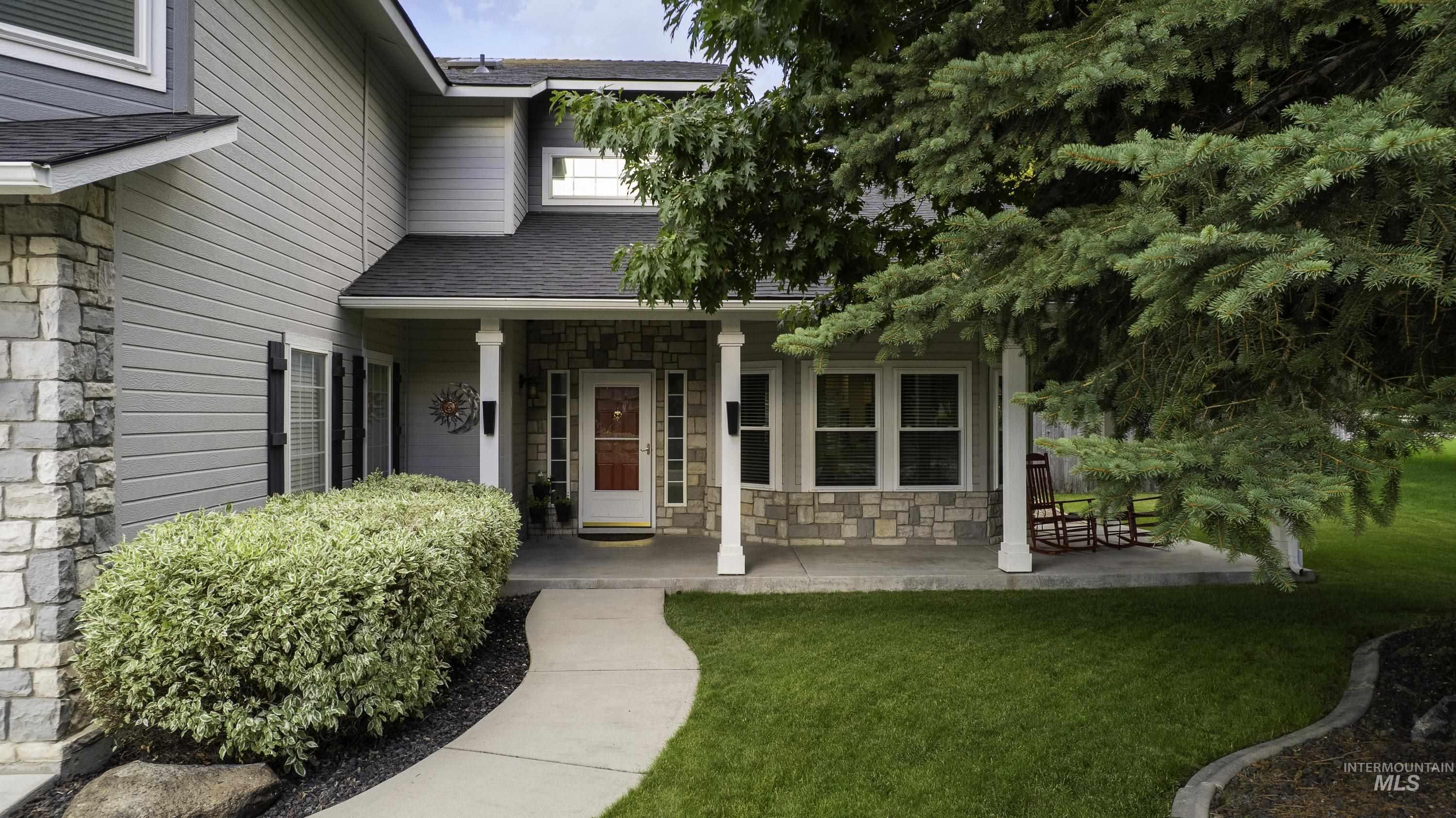 2100 S Tollgate Way Property Photo 3