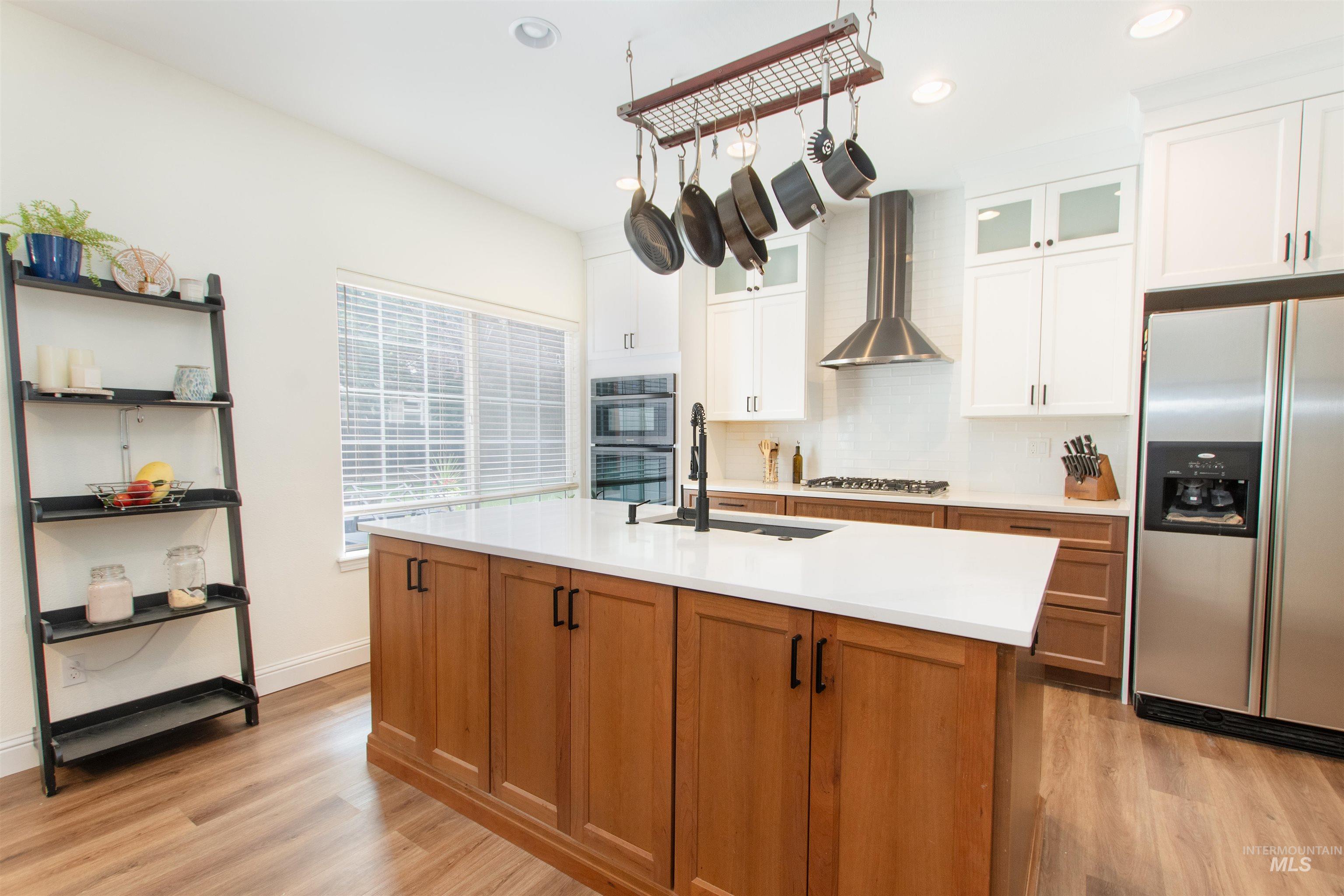 2100 S Tollgate Way Property Photo 8