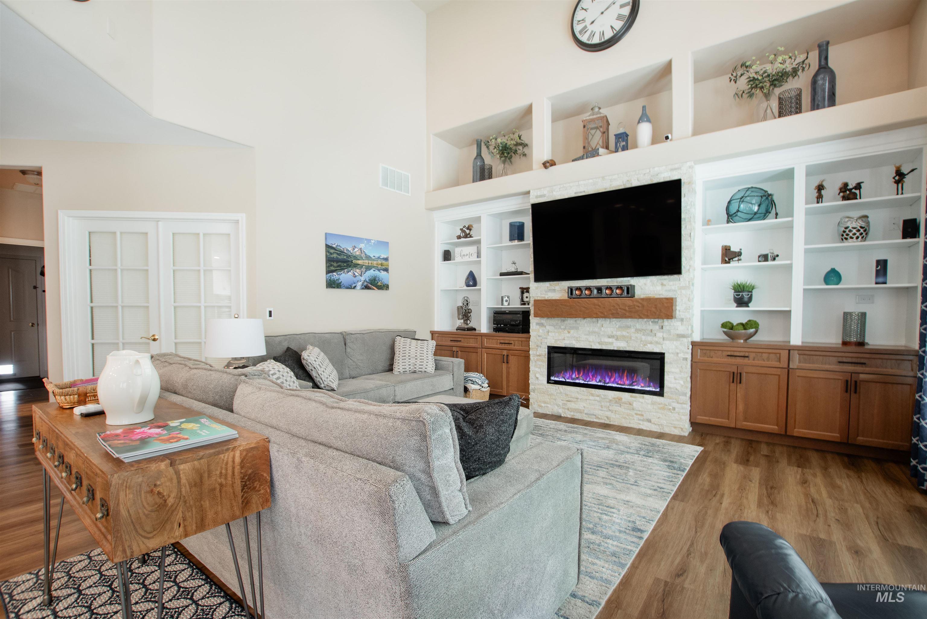 2100 S Tollgate Way Property Photo 14