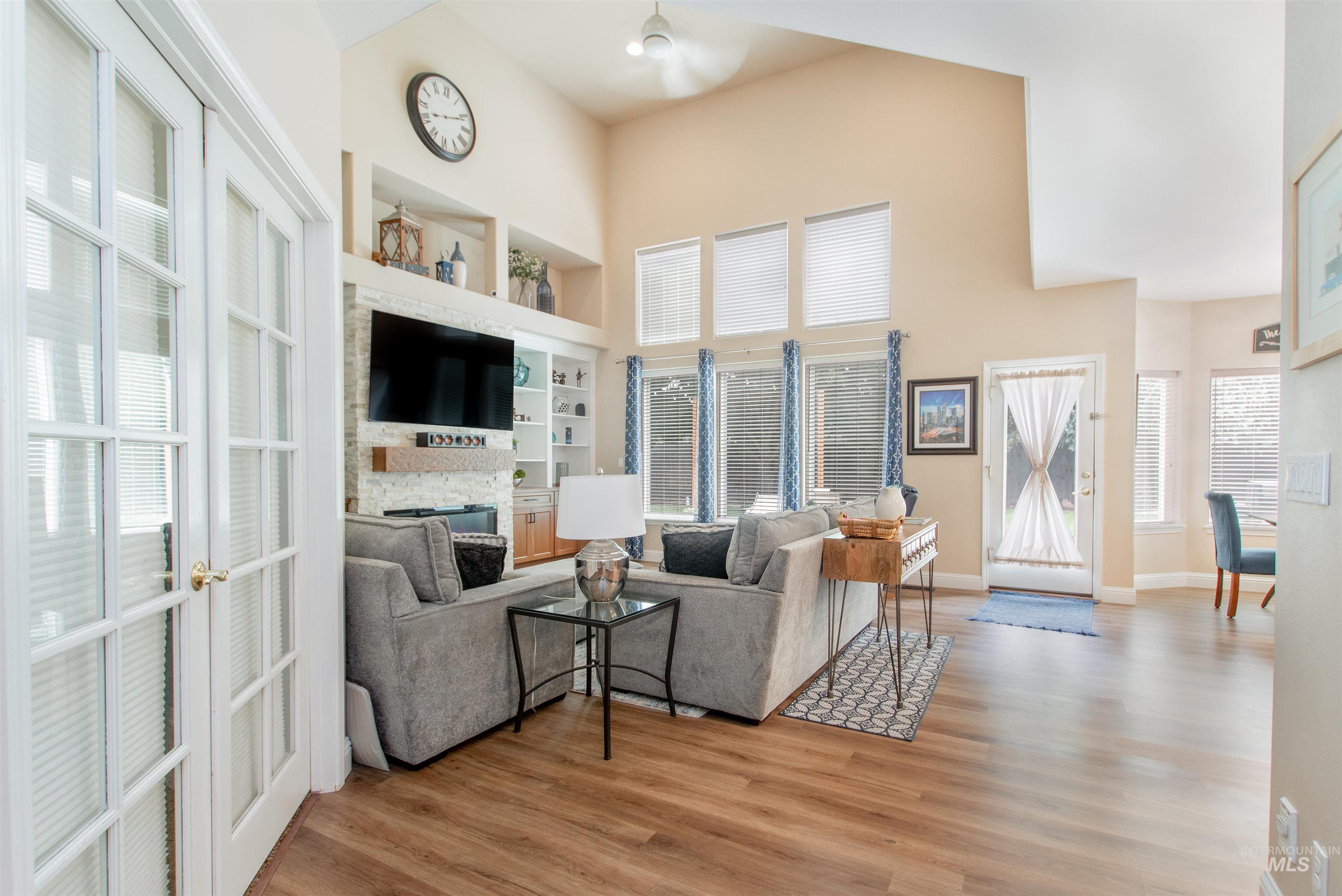 2100 S Tollgate Way Property Photo 16