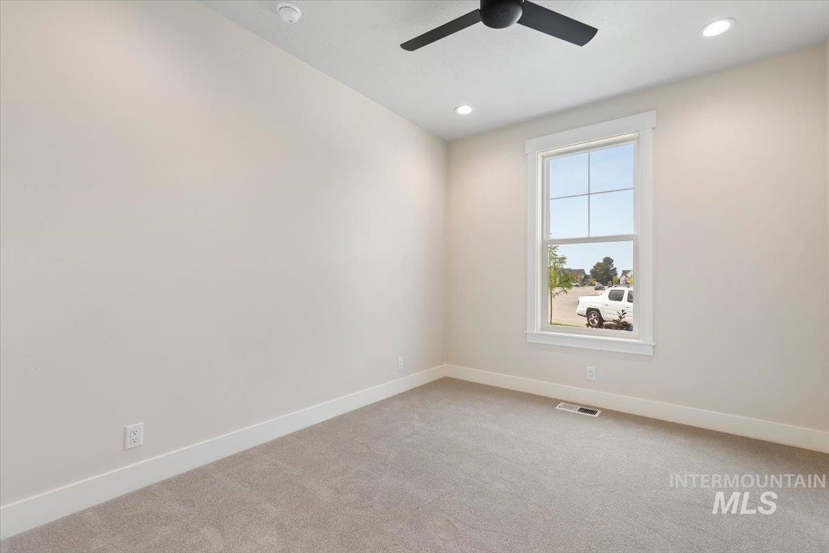 328 N Blossom River Ln Property Photo 13
