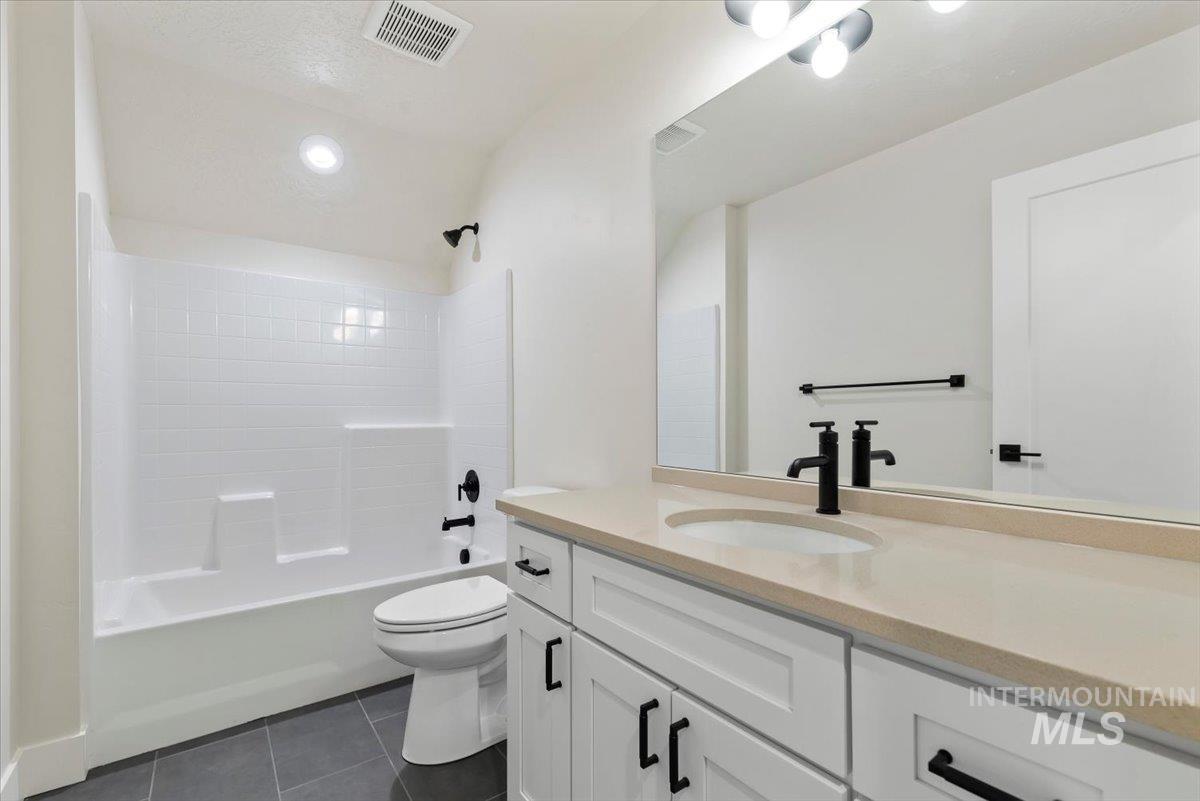 328 N Blossom River Ln Property Photo 16
