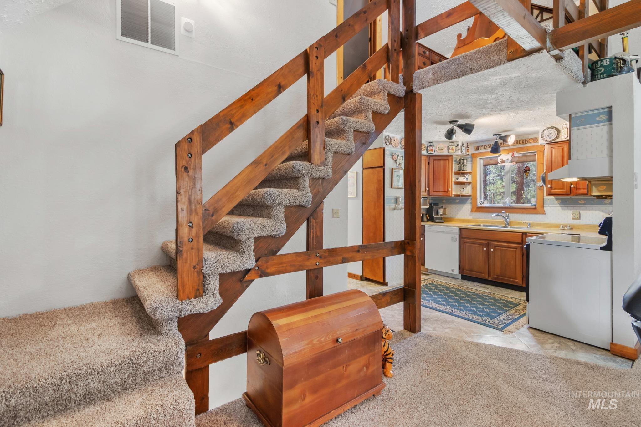 90 Meadow Drive Property Photo 11