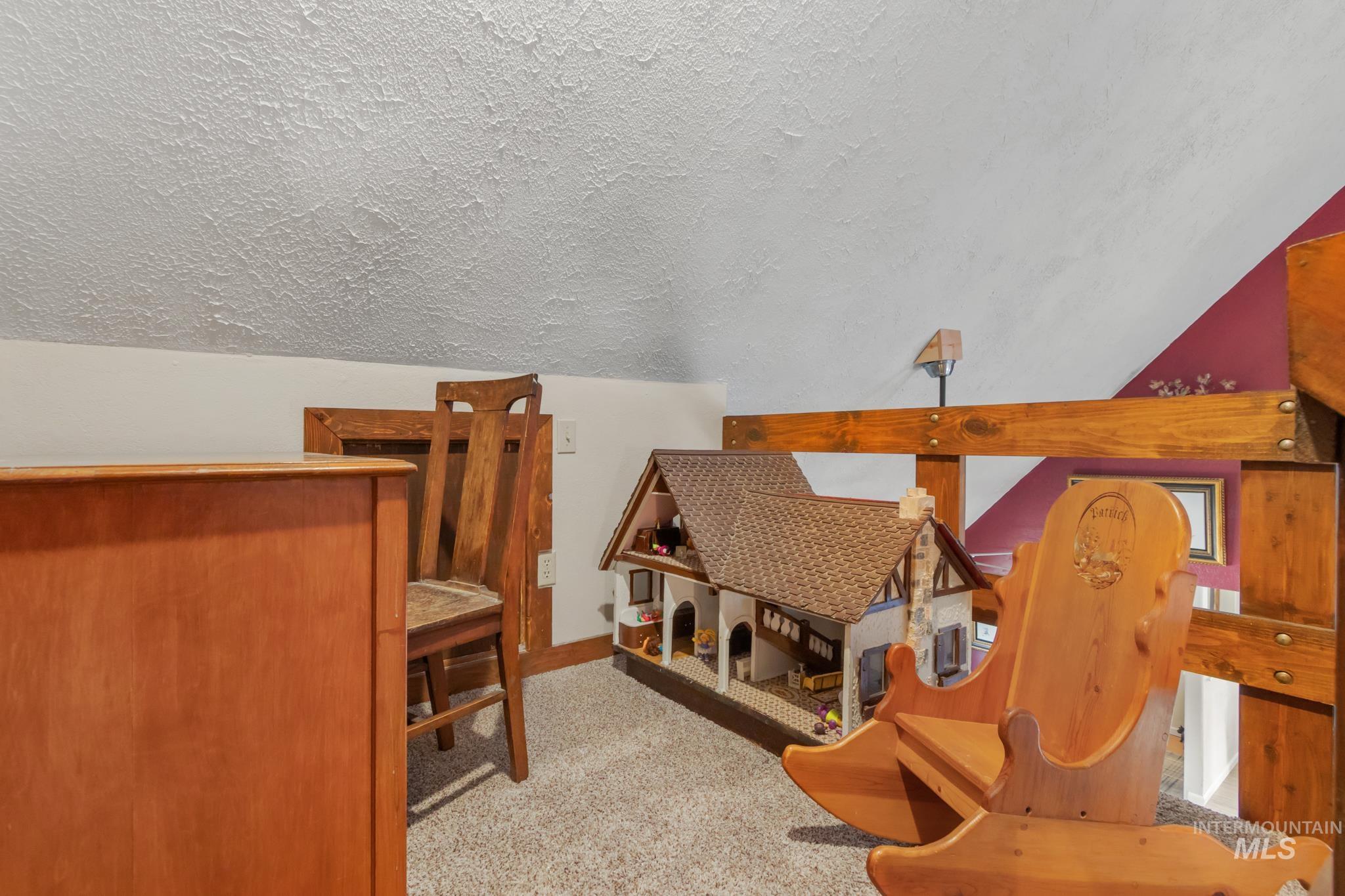 90 Meadow Drive Property Photo 13