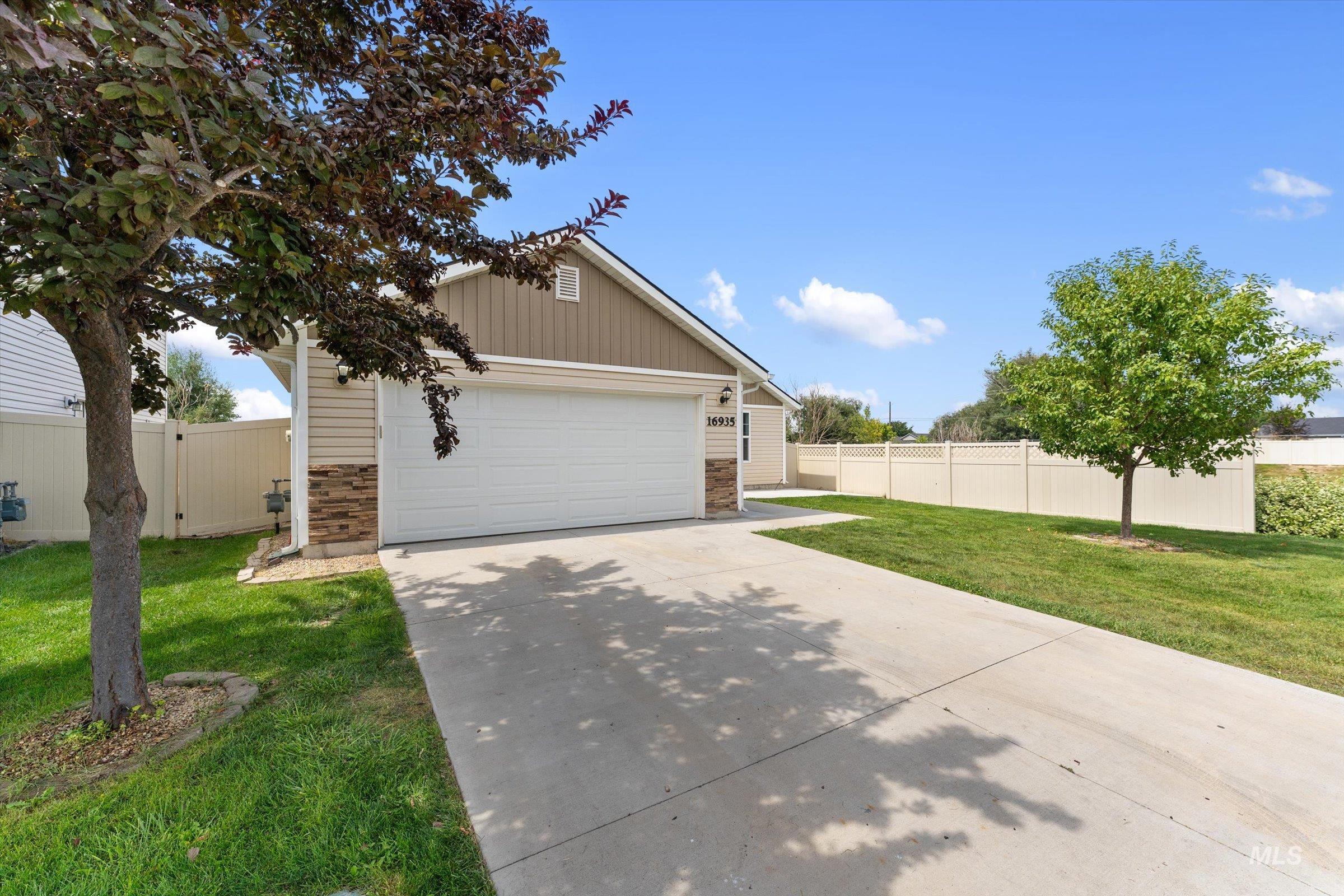 16935 Bethany Ave. Property Photo 27