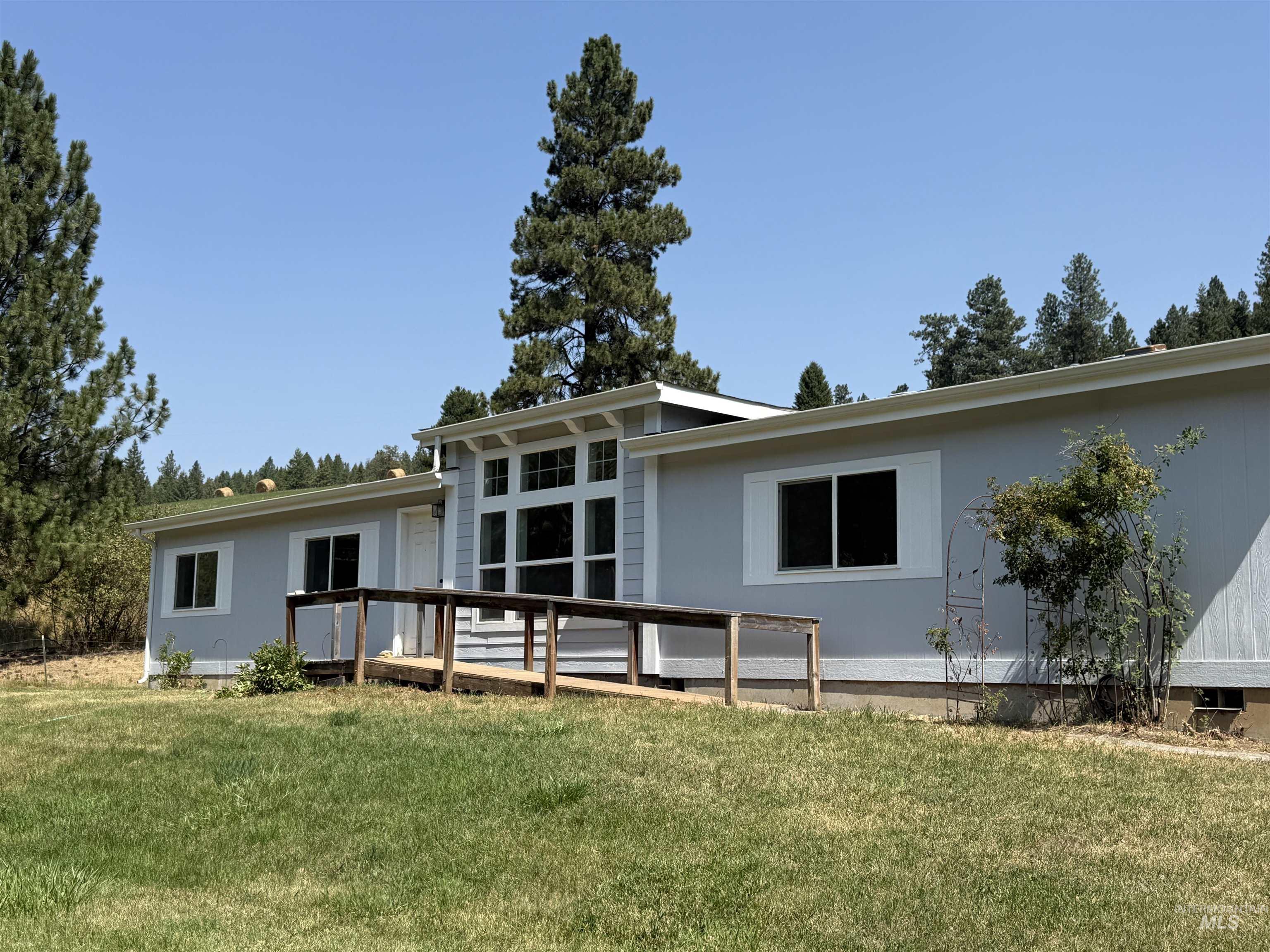 1416 Hatter Creek Property Photo 1