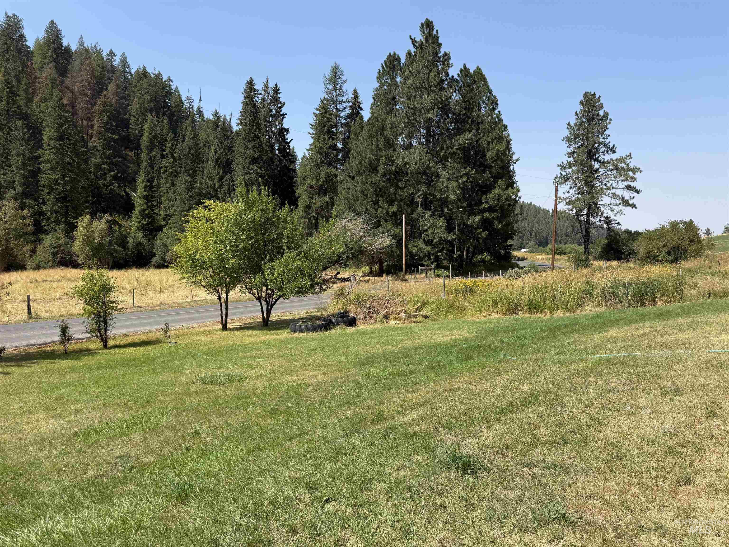 1416 Hatter Creek Property Photo 3