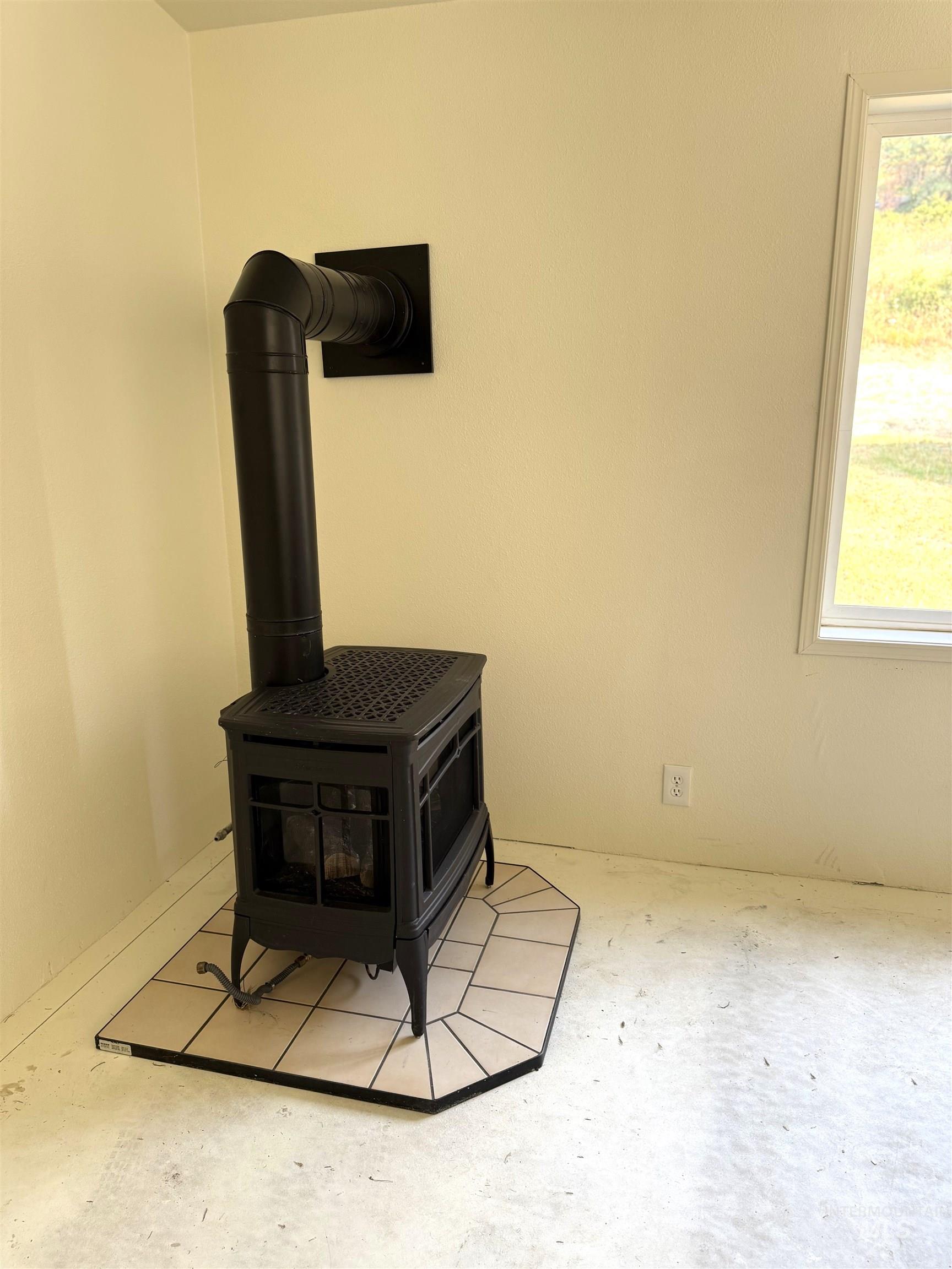 1416 Hatter Creek Property Photo 8