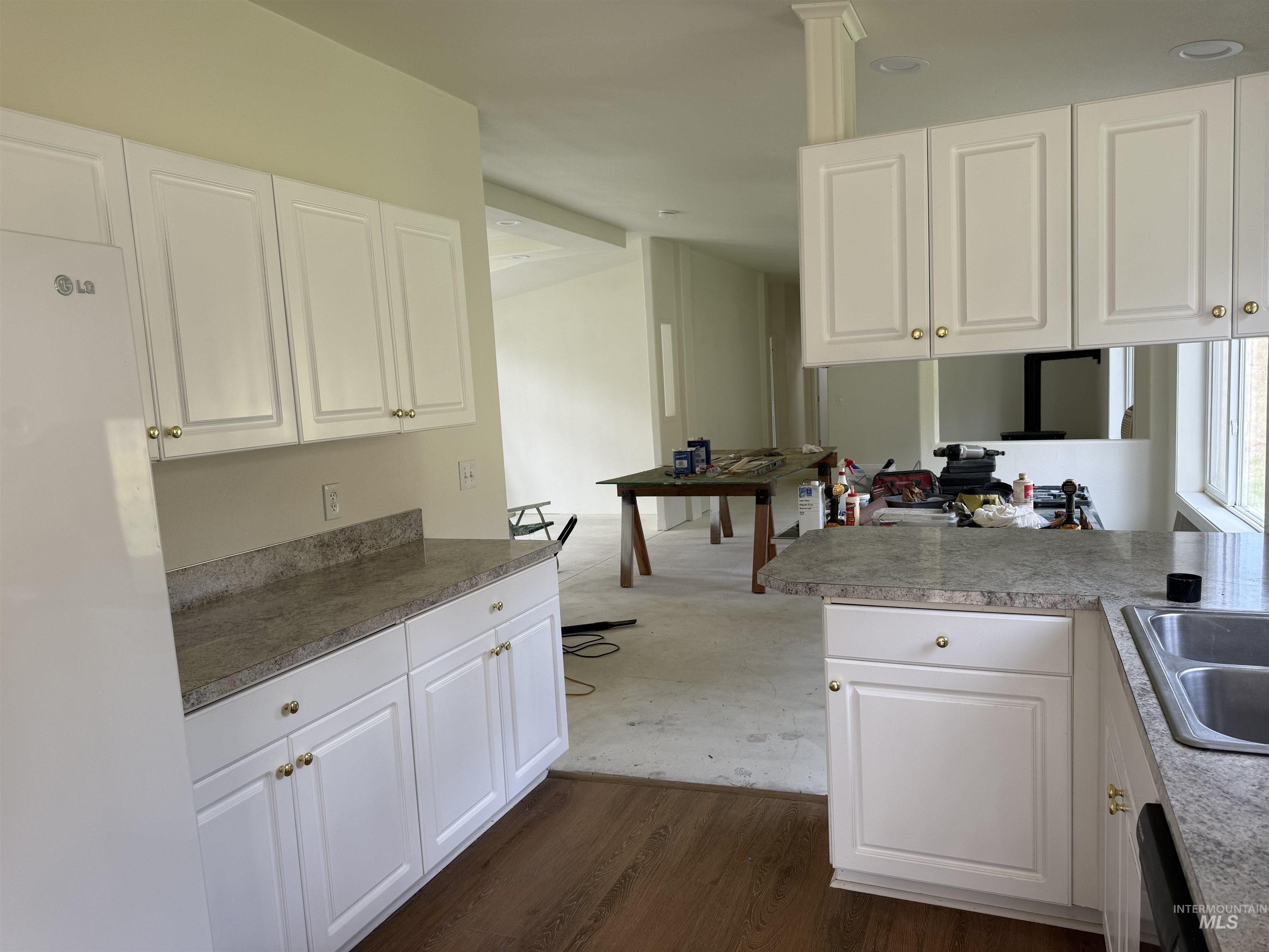 1416 Hatter Creek Property Photo 8