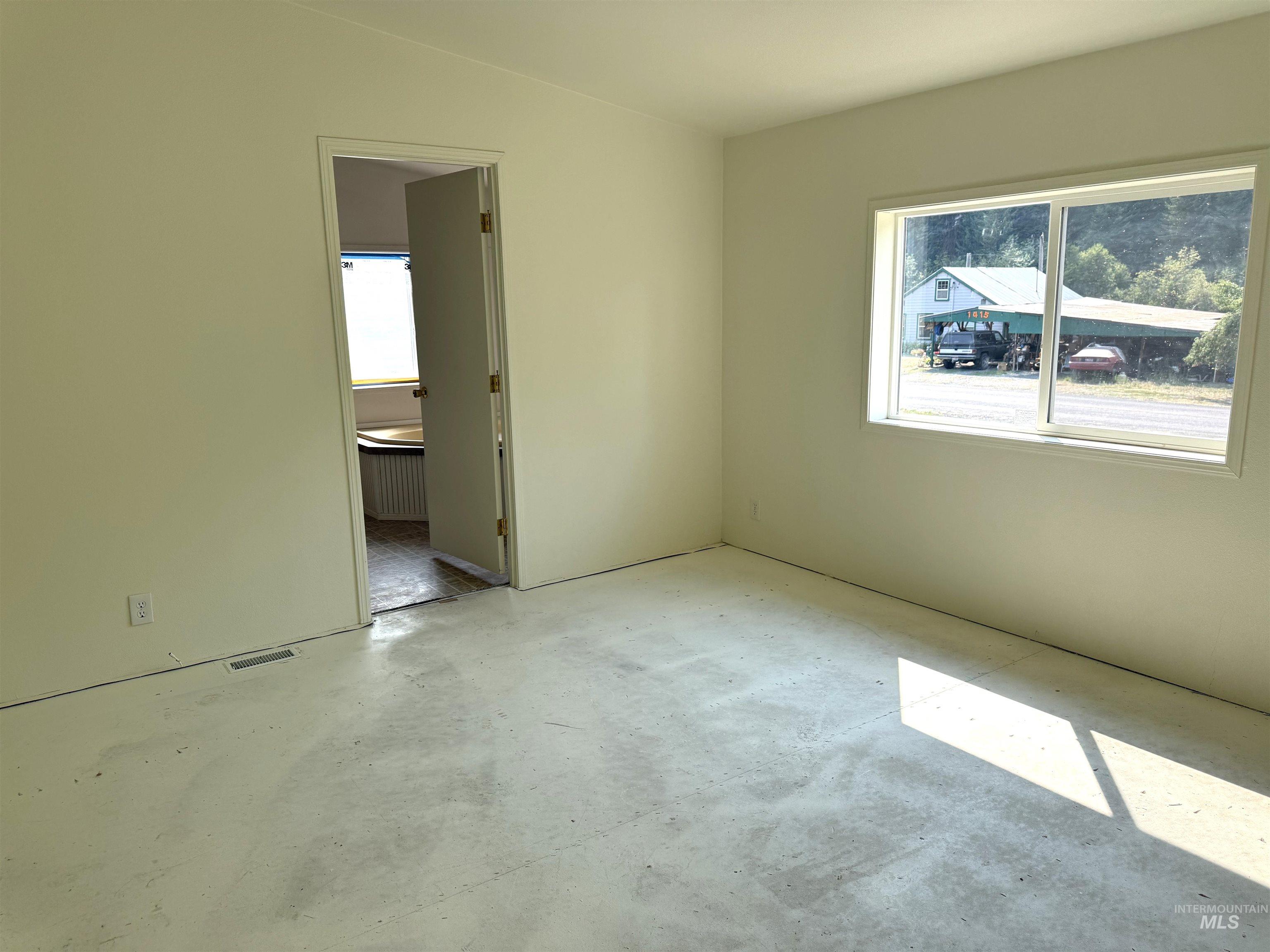 1416 Hatter Creek Property Photo 12