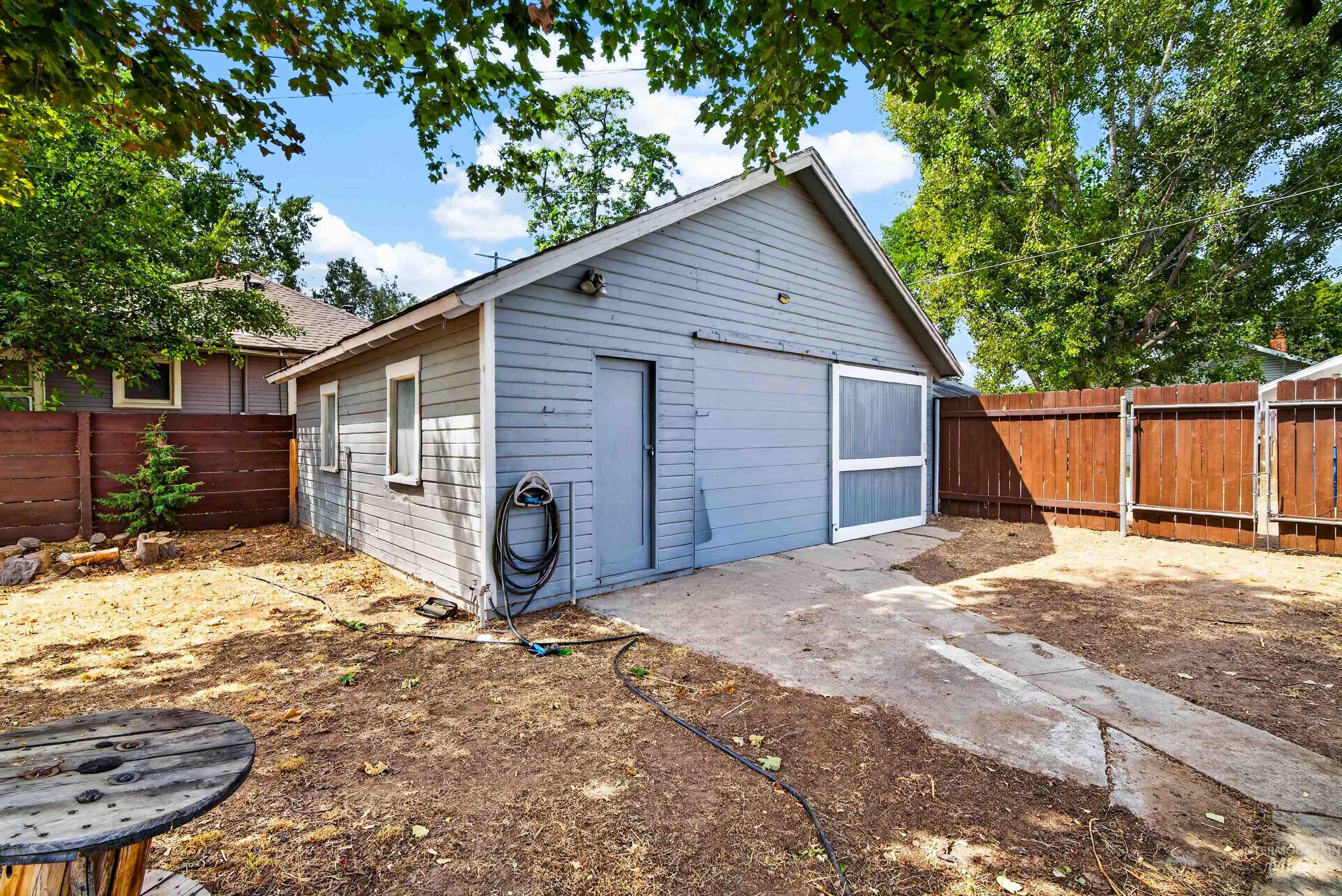 319 14th Ave S Property Photo 45