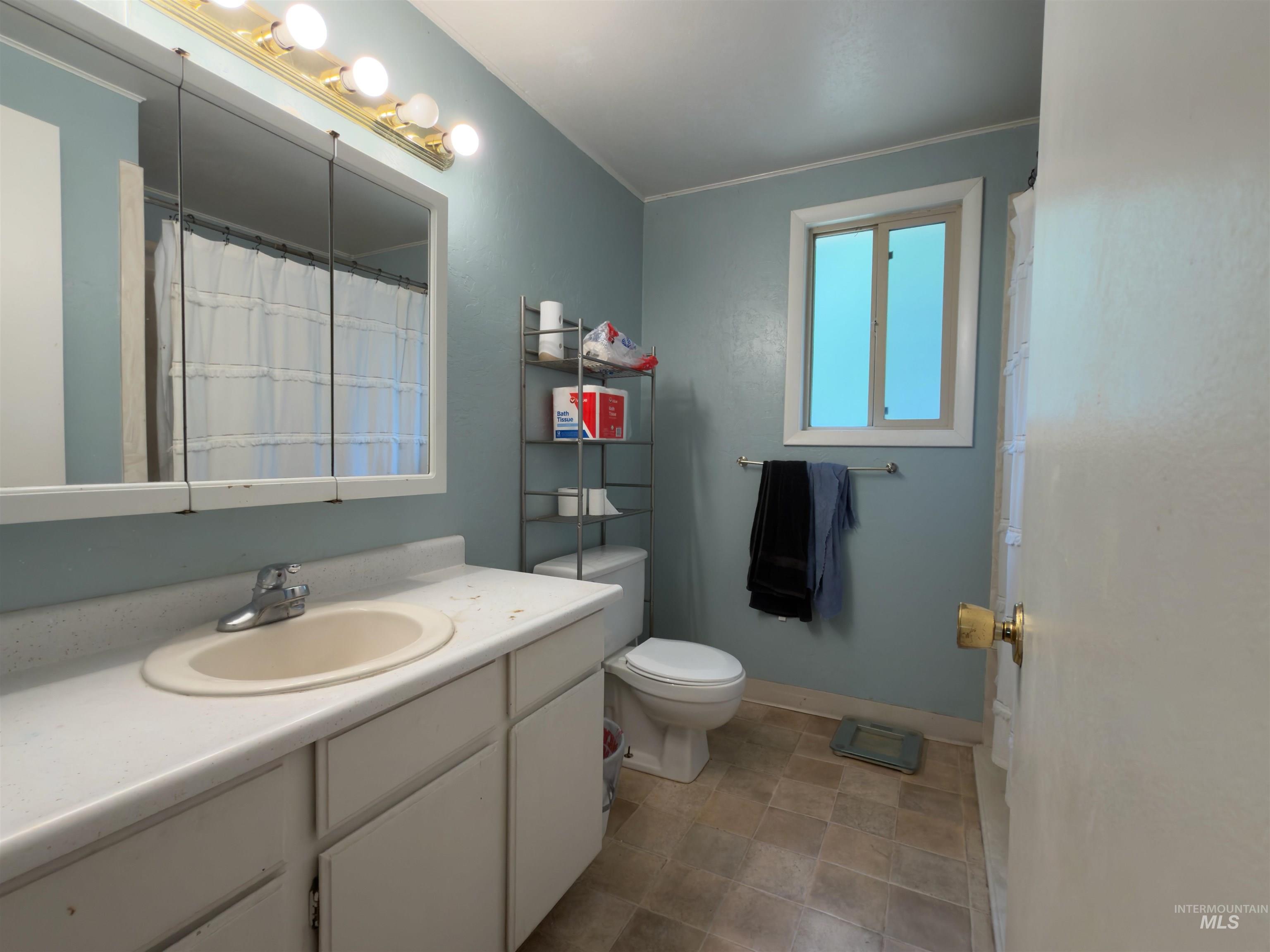 785 H St Property Photo 8