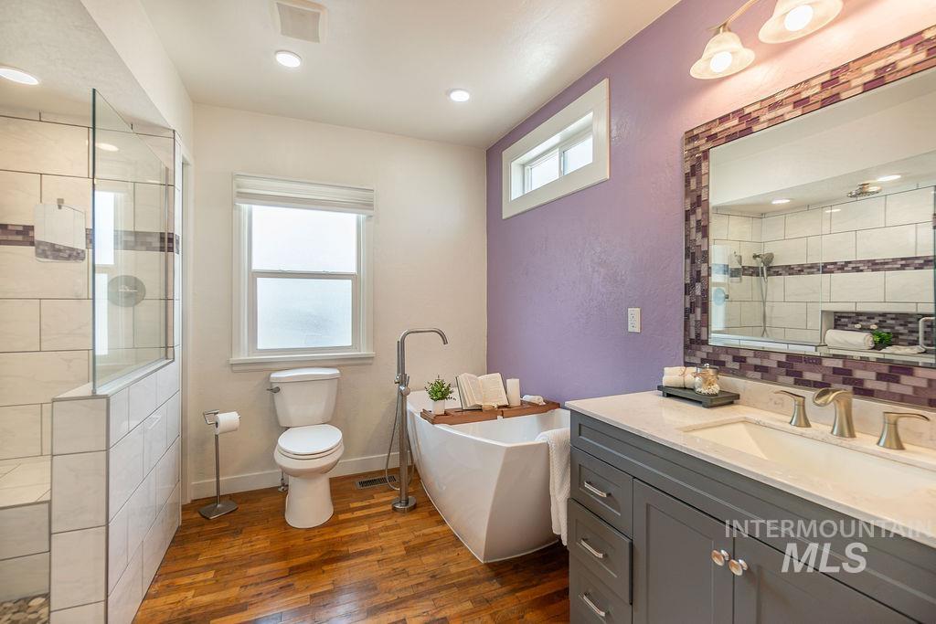 323 S Fern Street Property Photo 25
