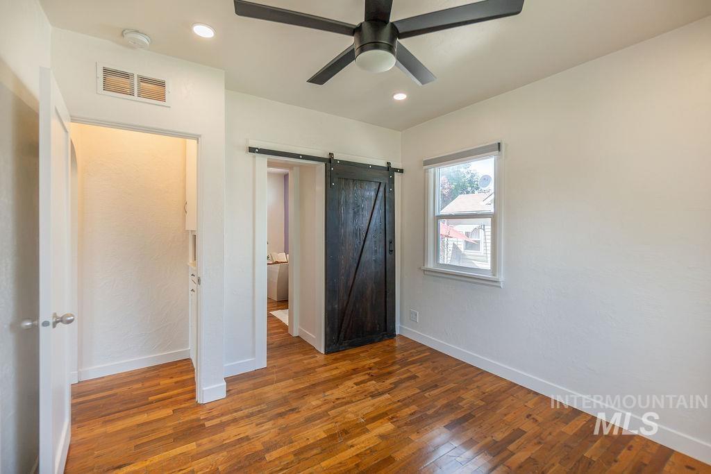 323 S Fern Street Property Photo 31