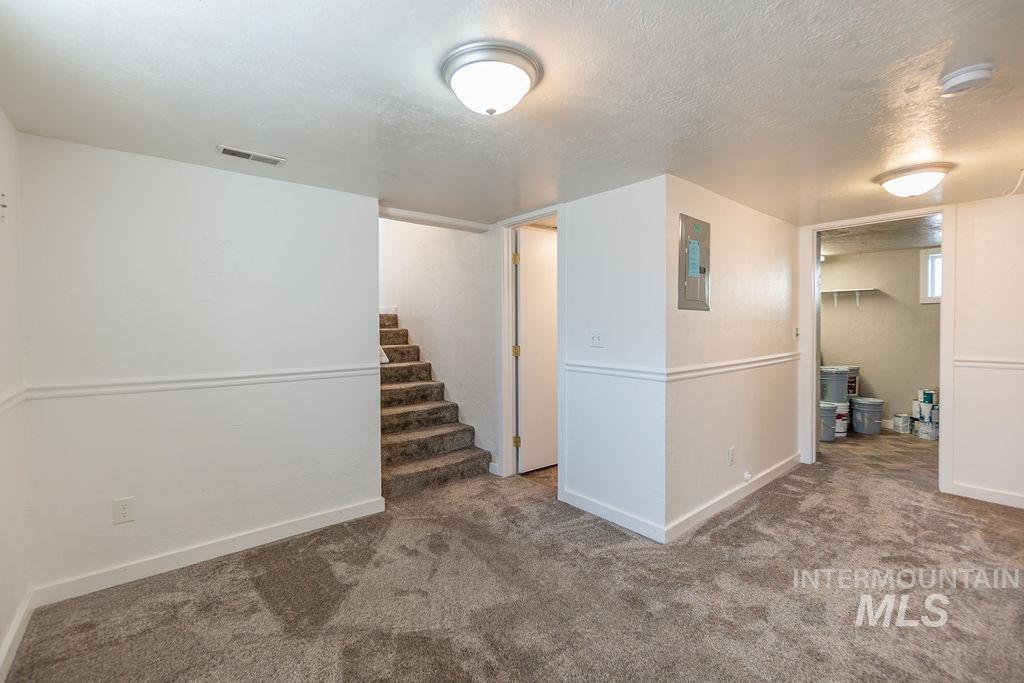 323 S Fern Street Property Photo 37