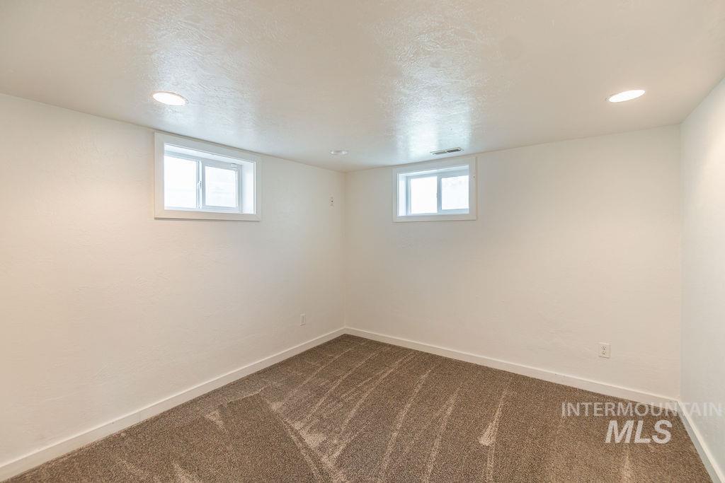 323 S Fern Street Property Photo 39