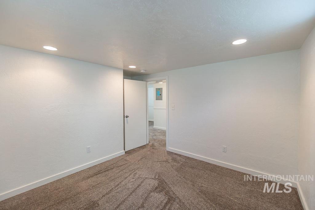 323 S Fern Street Property Photo 41