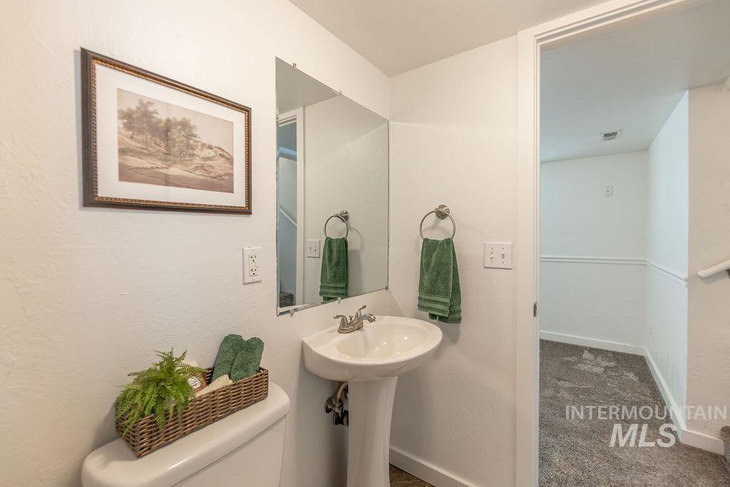 323 S Fern Street Property Photo 42