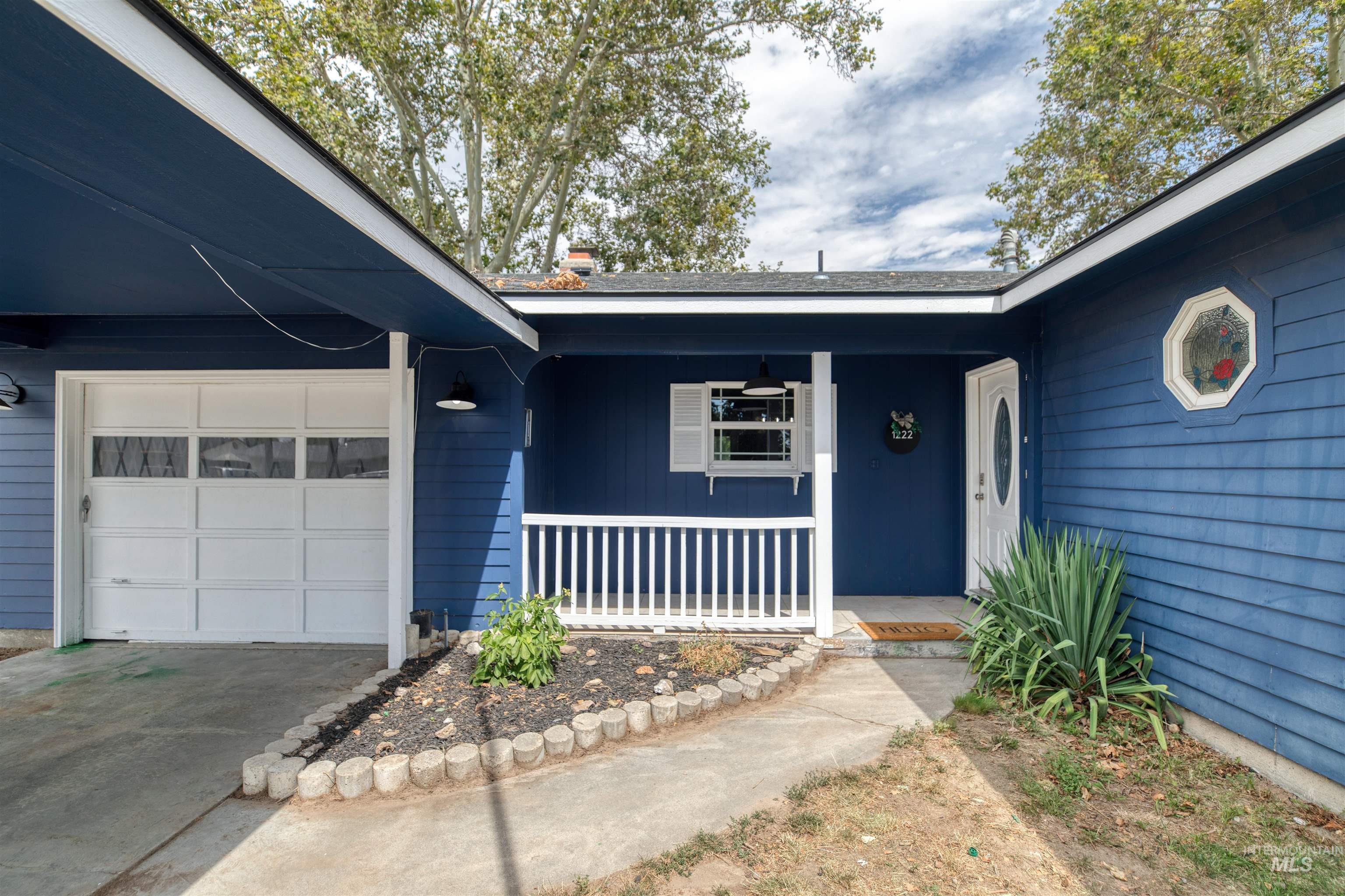 1222 Vista Dr Property Photo 3