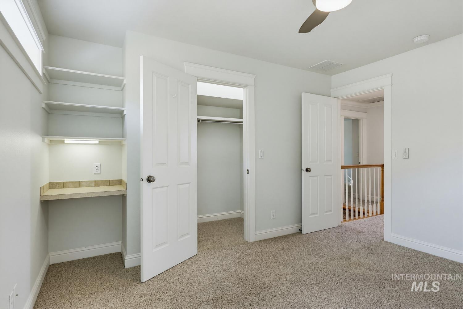 212 W Thornberry Property Photo 34