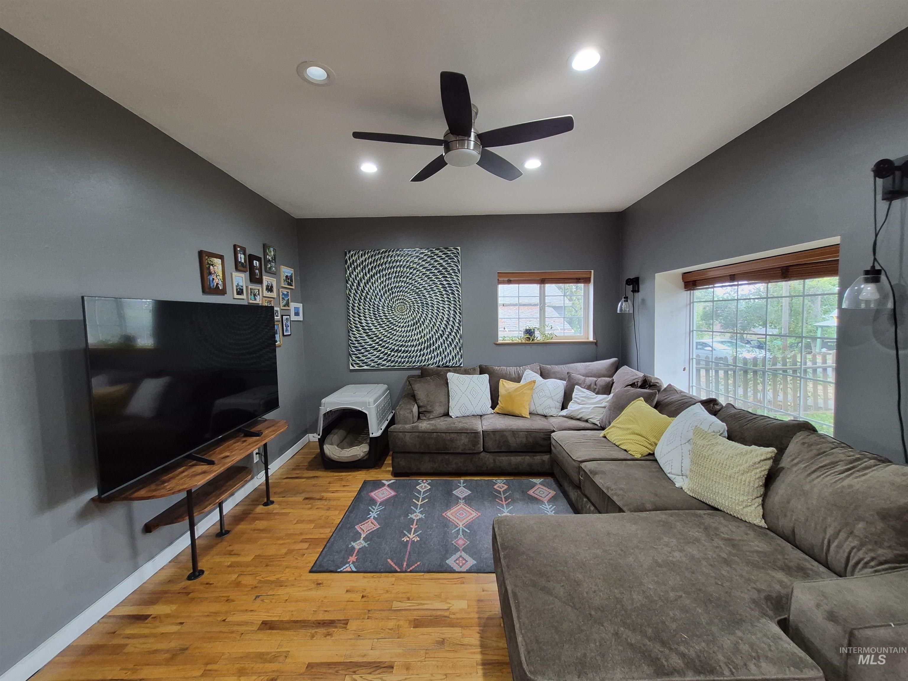 228 N Lilly Property Photo 6