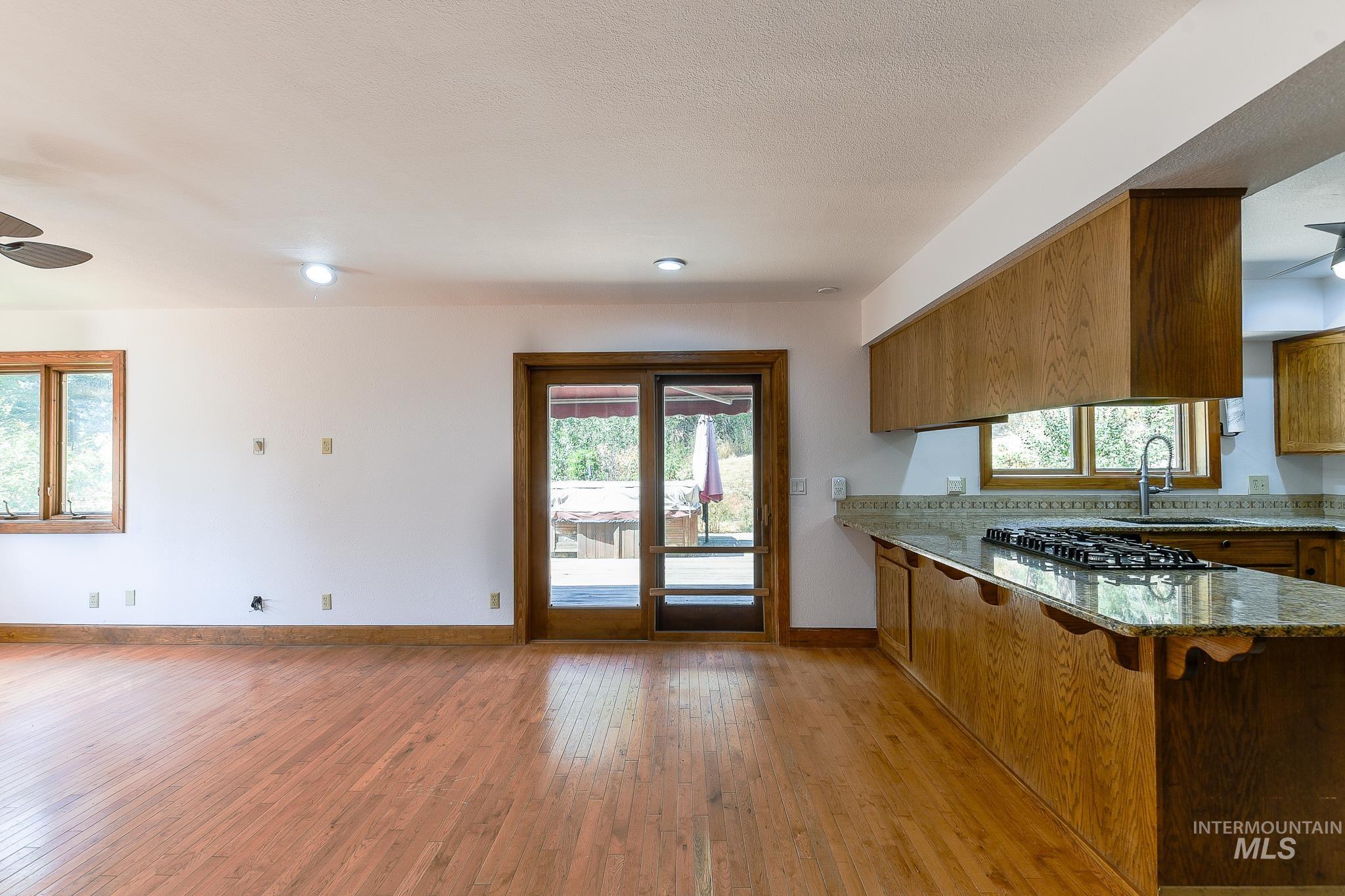 1045 Joyce Rd Property Photo 4