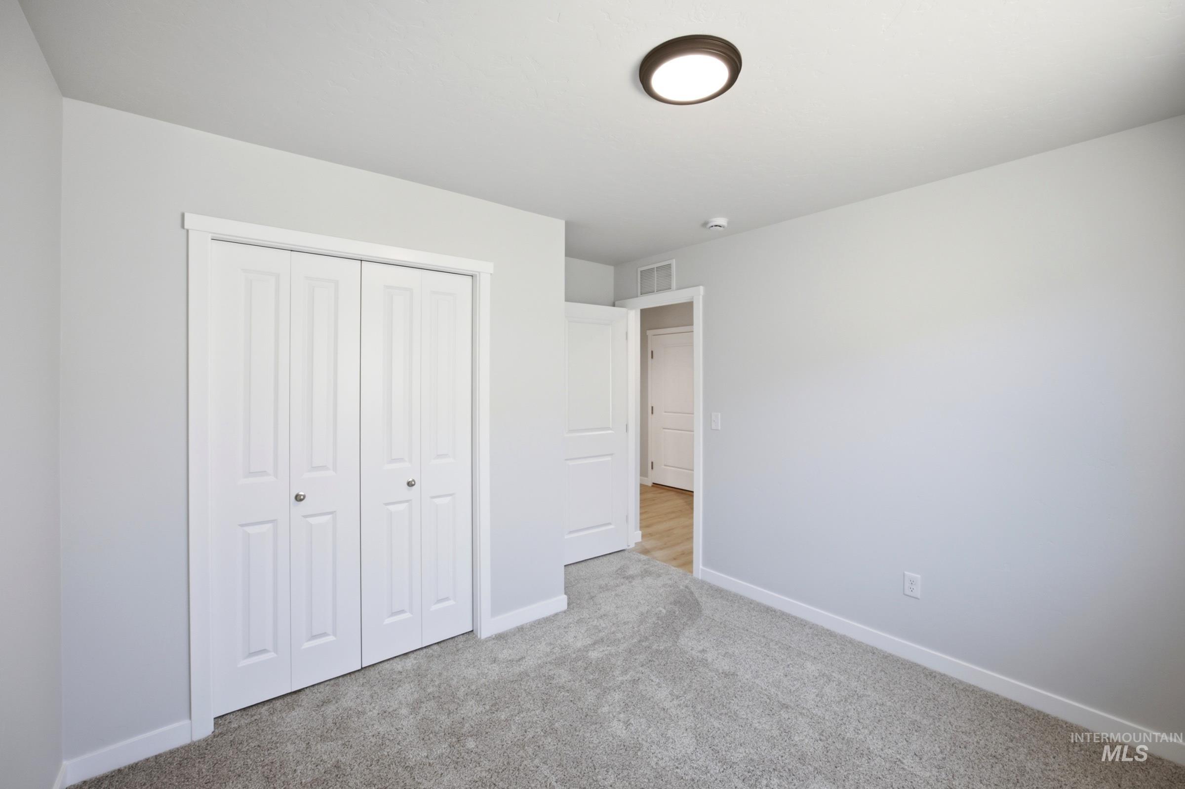 673 W Novak Dr Property Photo 17