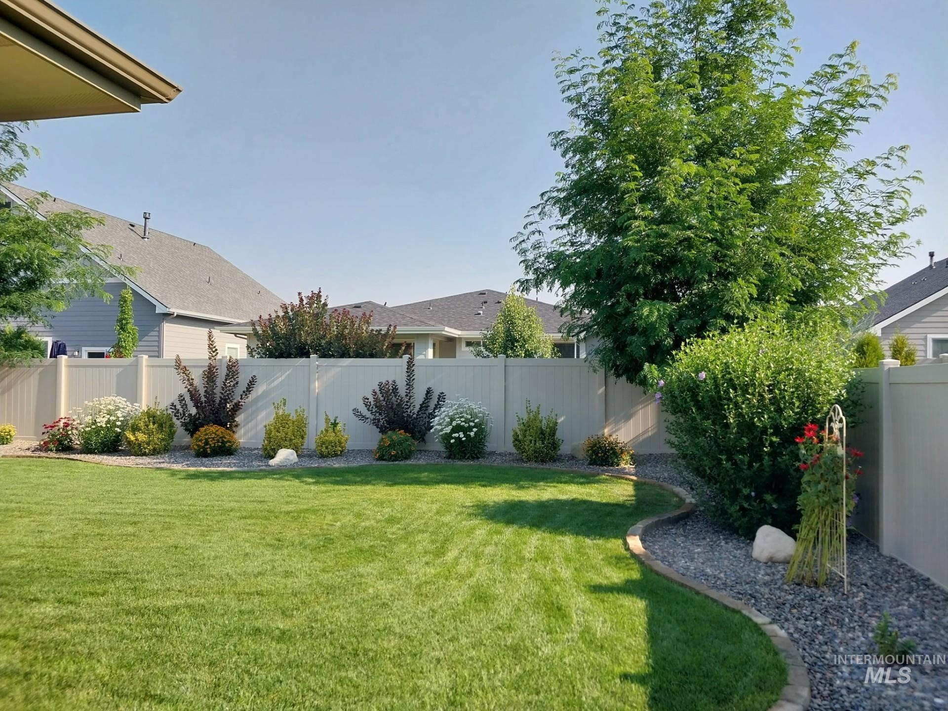 1230 E Fort Erie St Property Photo 31