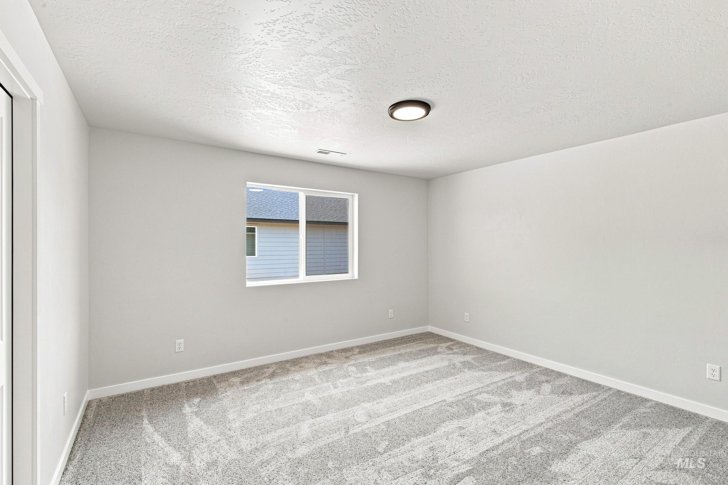 2155 N 8th E St Property Photo 14