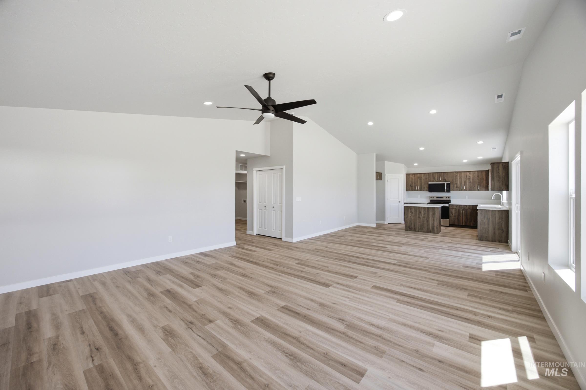 2183 N 8th E St Property Photo 8
